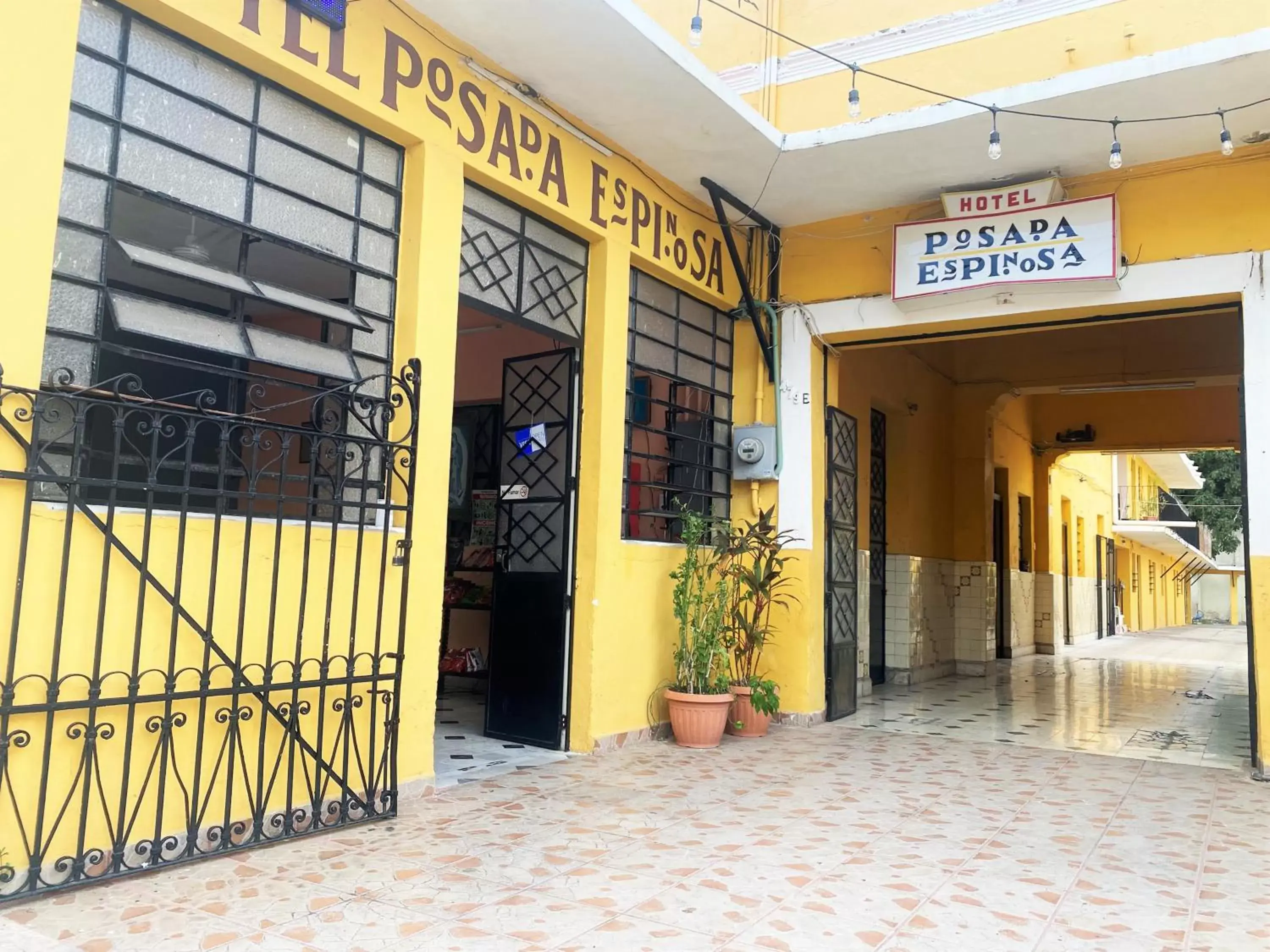 Facade/entrance in OYO Posada Espinosa, Mérida, Parque de Santa Ana