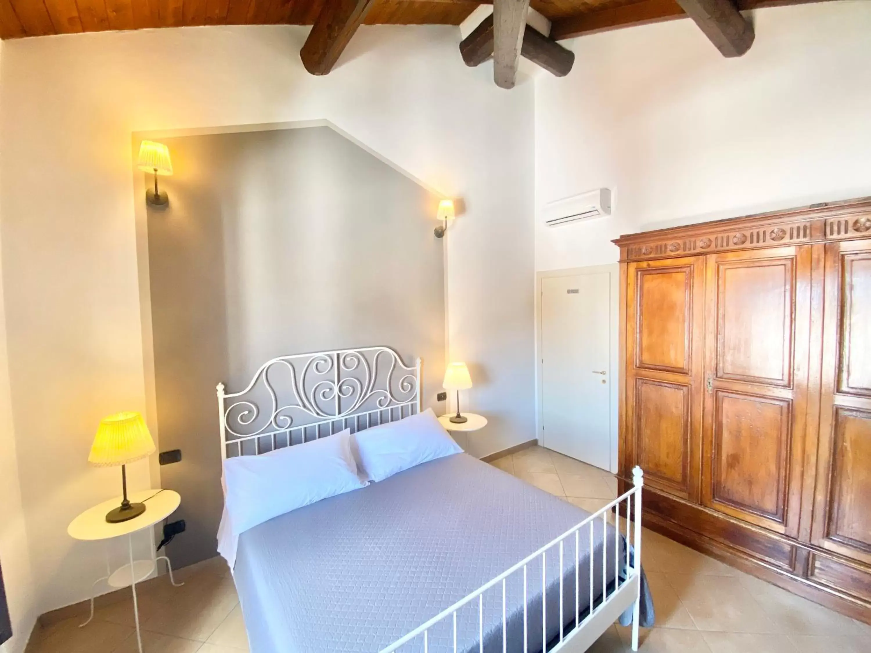 Bedroom, Bed in B&B STAZIONE DON CAMILLO