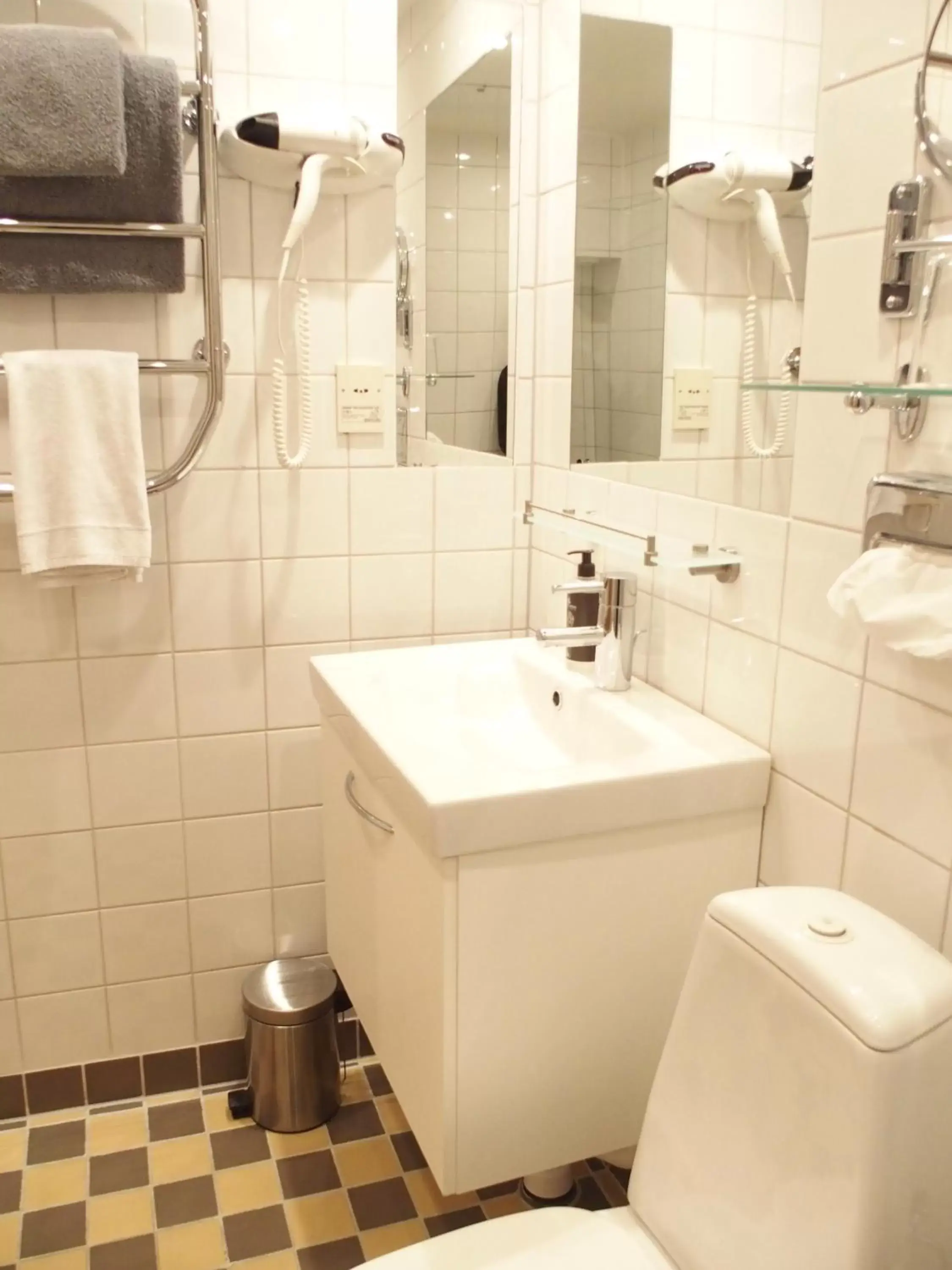 Bathroom in Clarion Collection Hotel Wellington