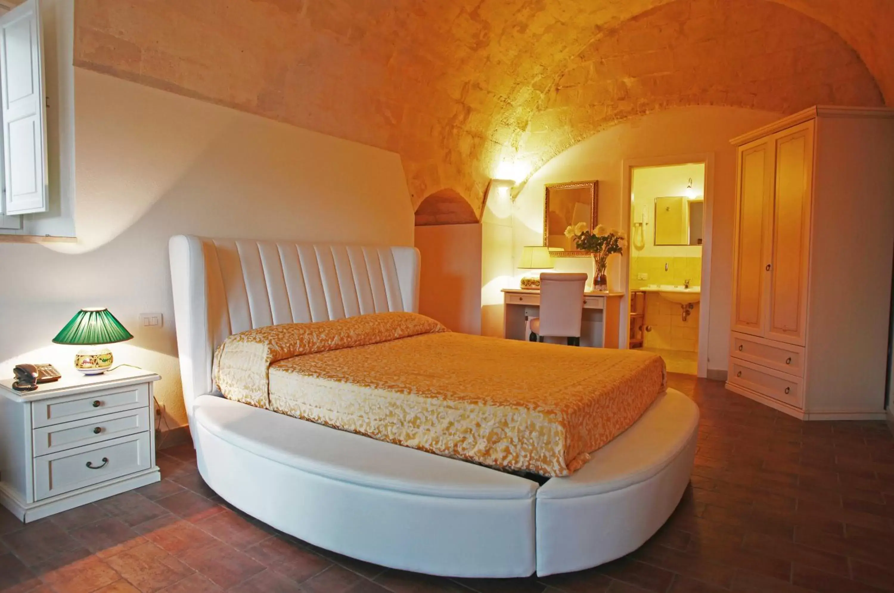 Bed in Caveoso Hotel