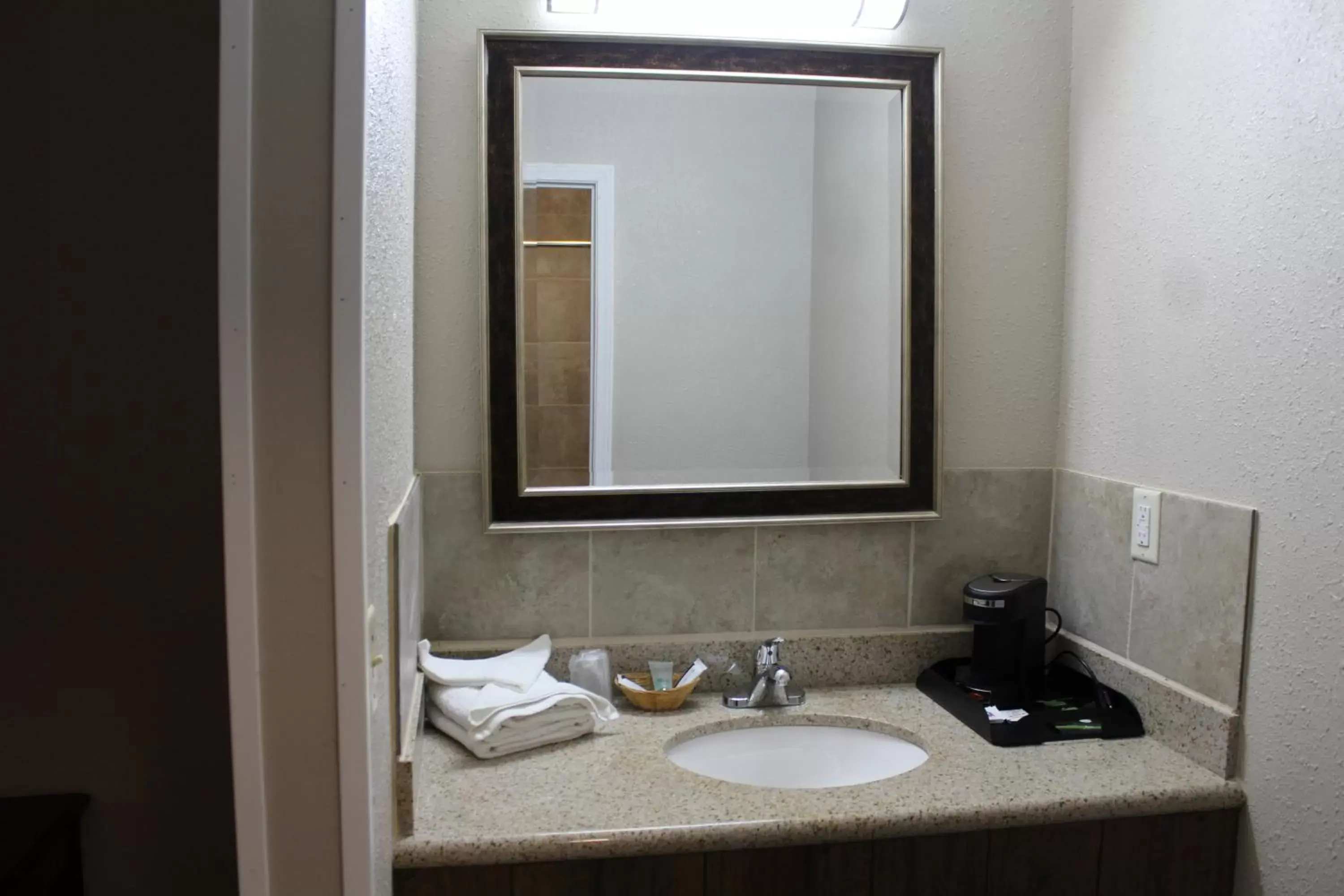 Bathroom in Regency Inn