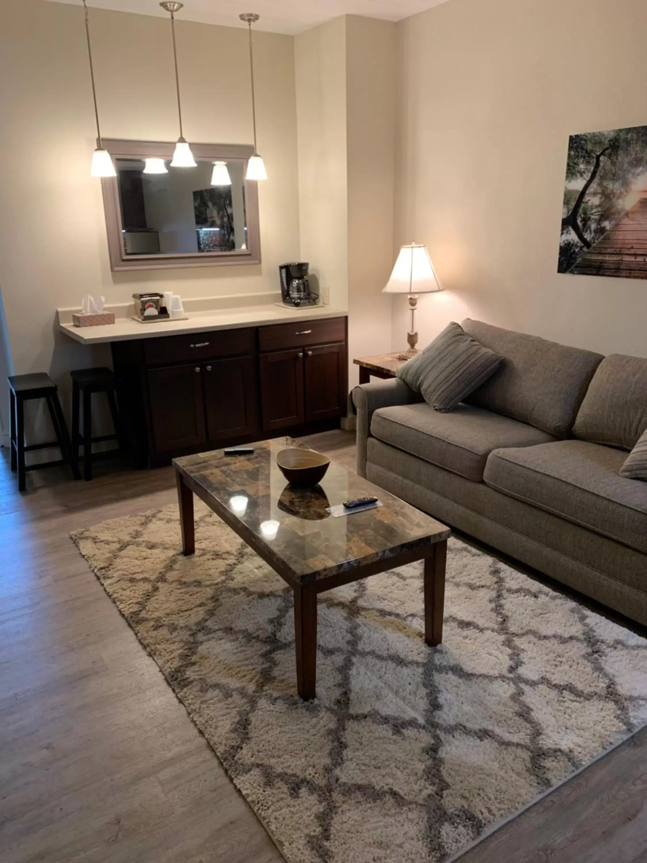 Living room, Seating Area in McCoy's Inn