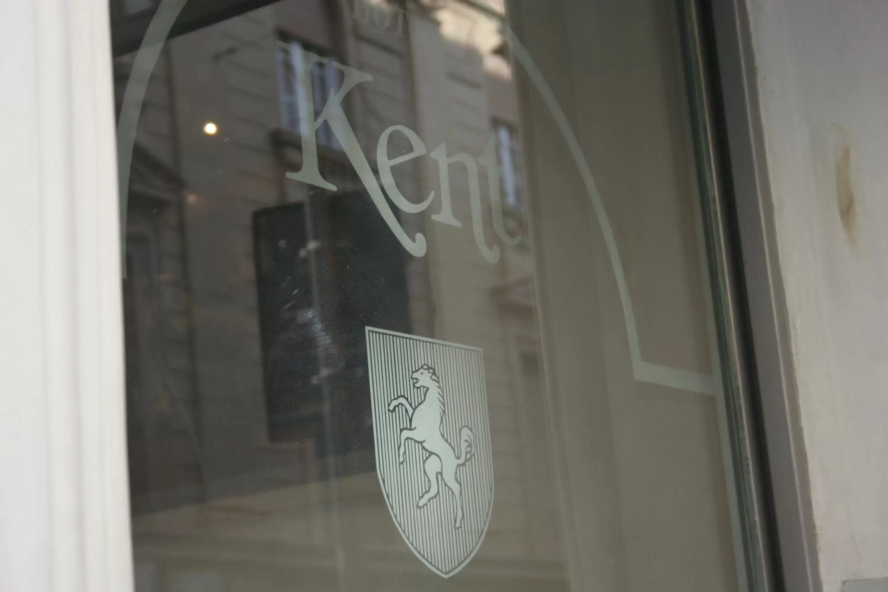 Facade/entrance in Hotel Kent Facade/entrance in Hotel Kent