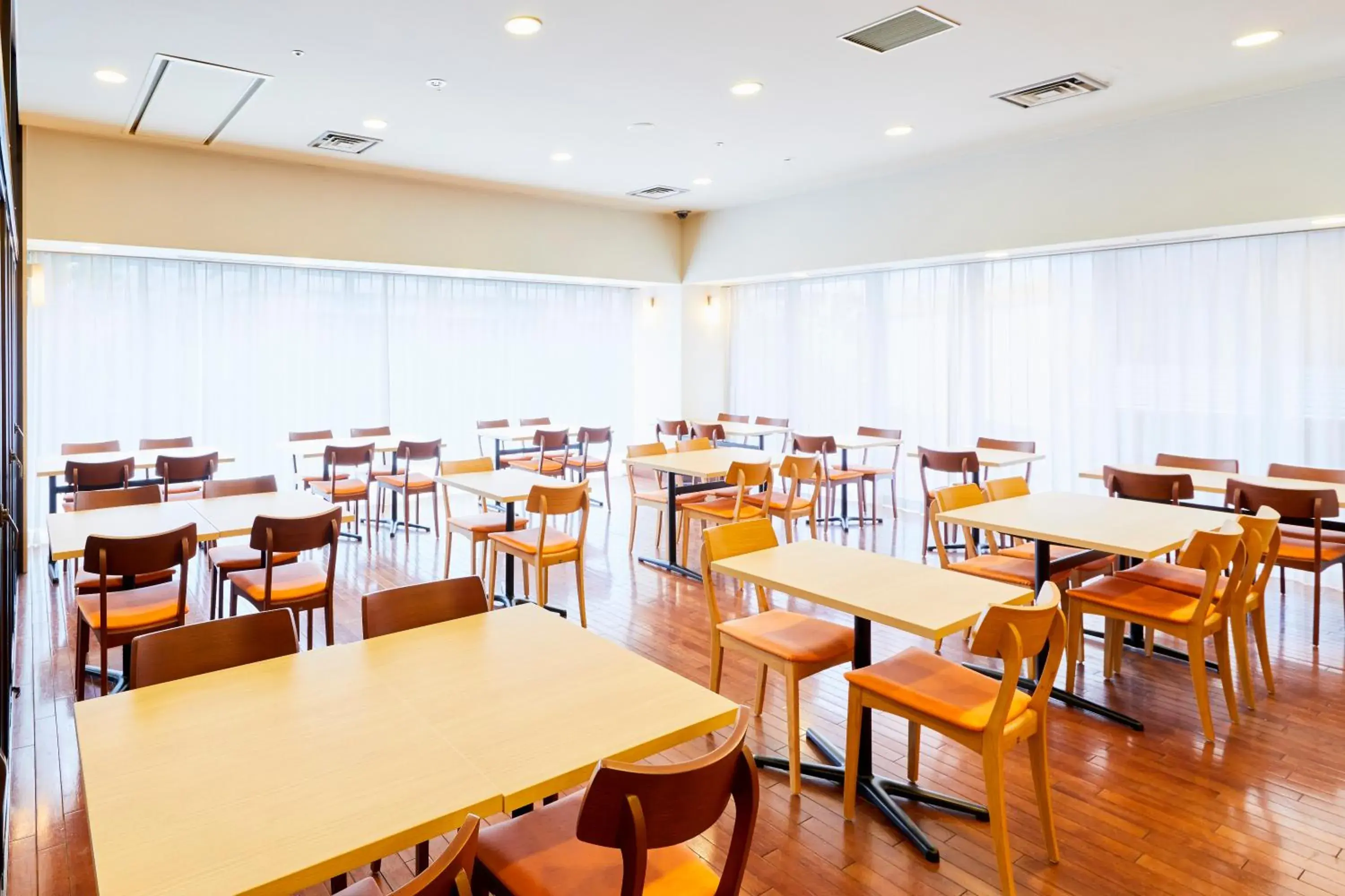 Restaurant/Places to Eat in Hotel Wing International Kobe Shinnagata Ekimae