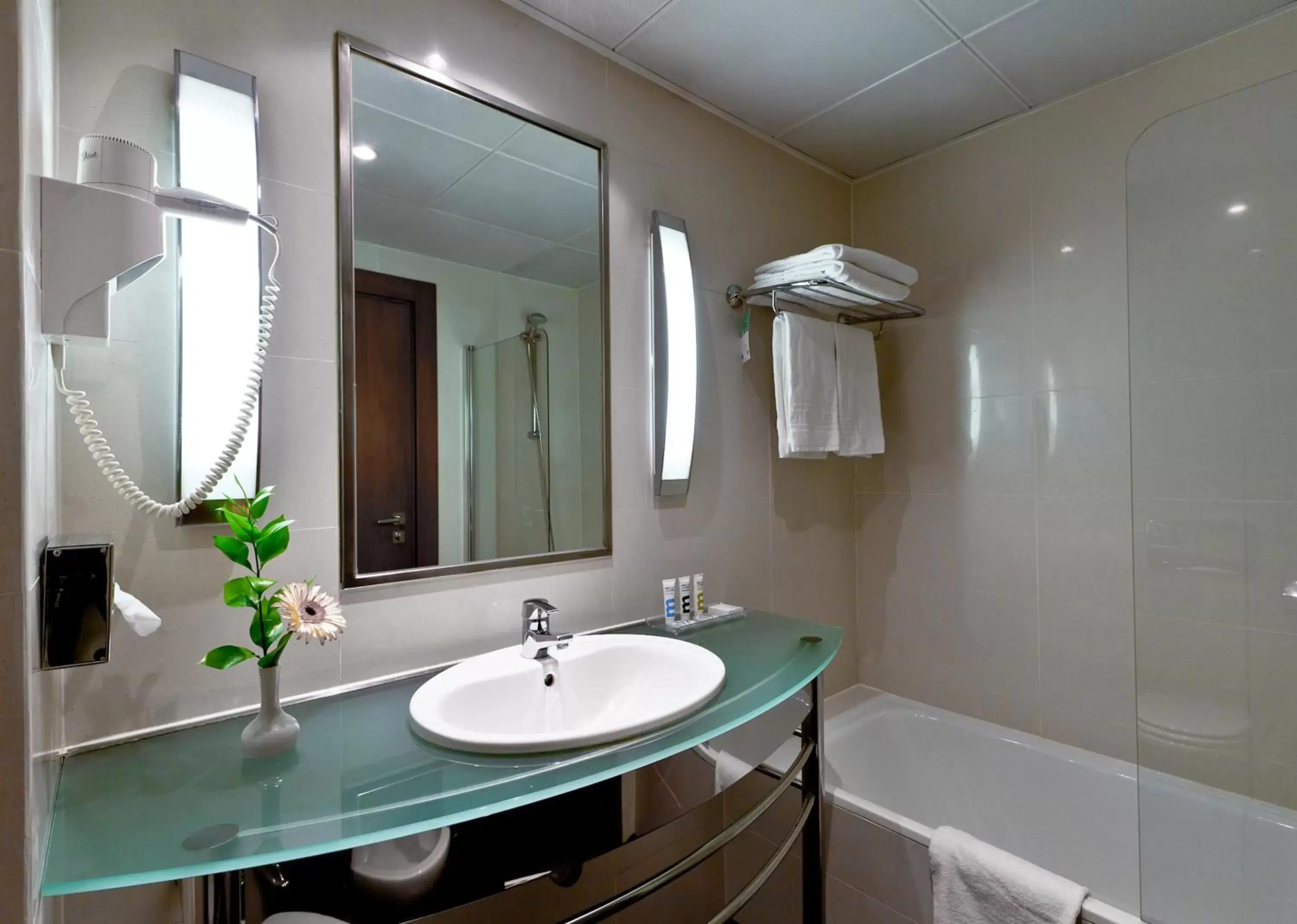 Bathroom in Hotel Mercure Lisboa