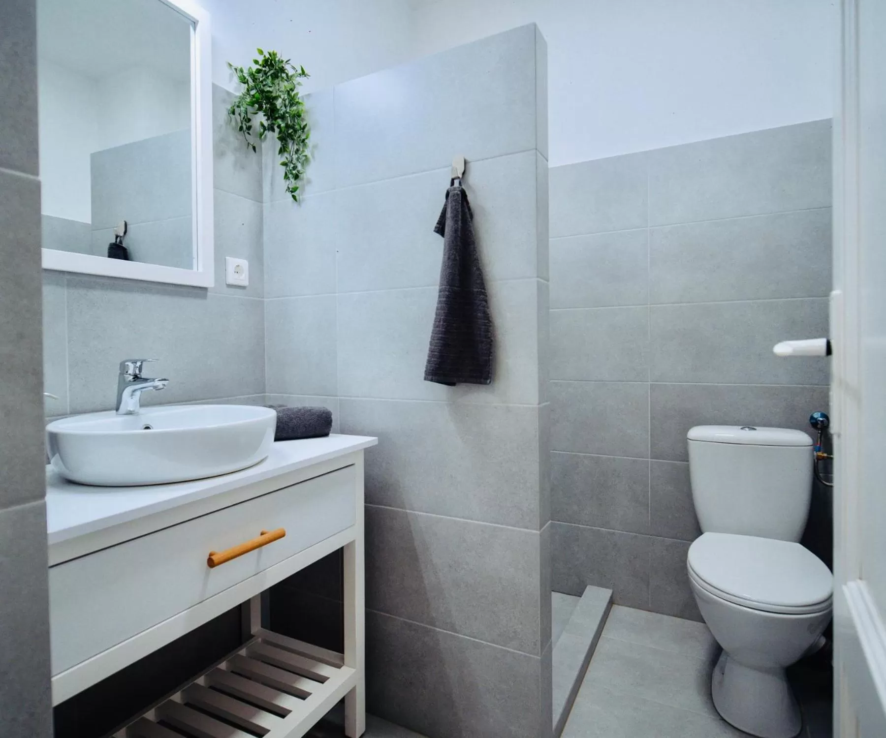 Bathroom in Zakarias Apartments