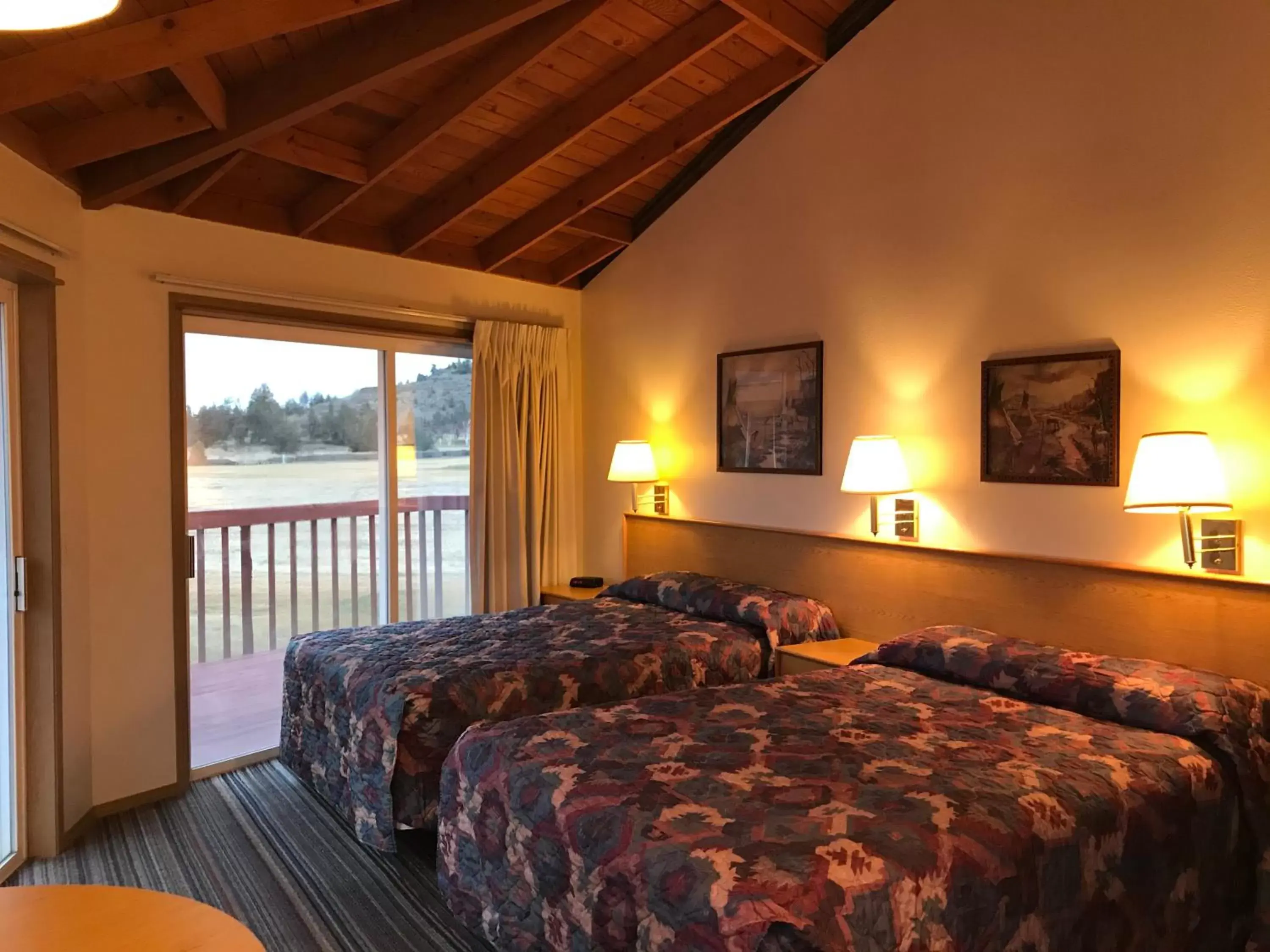 Bedroom, Bed in Smith Rock Resort