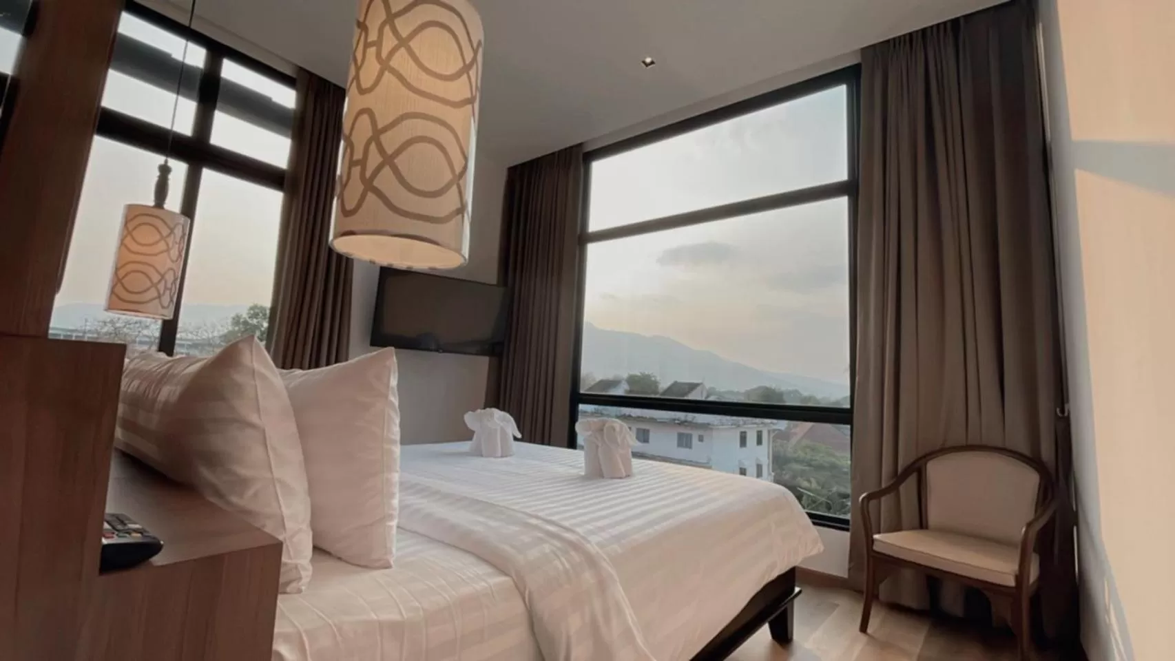 Photo of the whole room, Bed in Sareeviengping Hotel Chiangmai