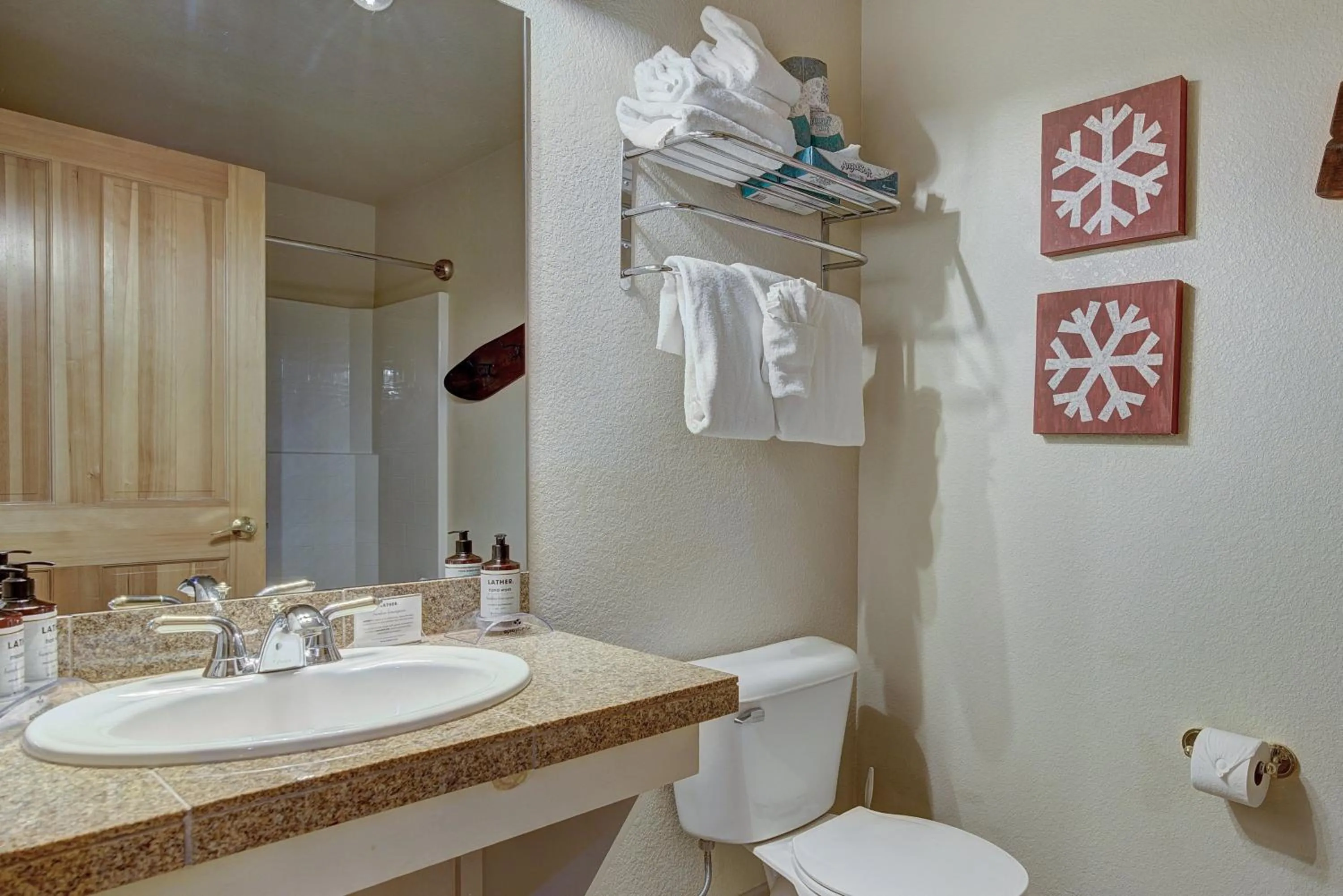 Bathroom in Gateway Mountain Lodge, A Vail Resorts Property