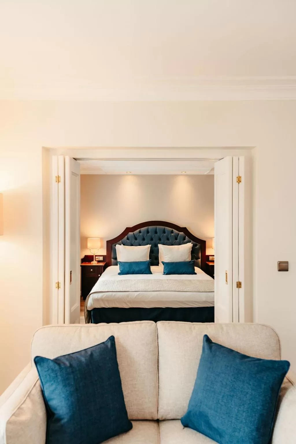 Bedroom, Bed in Grand Hotel Karel V