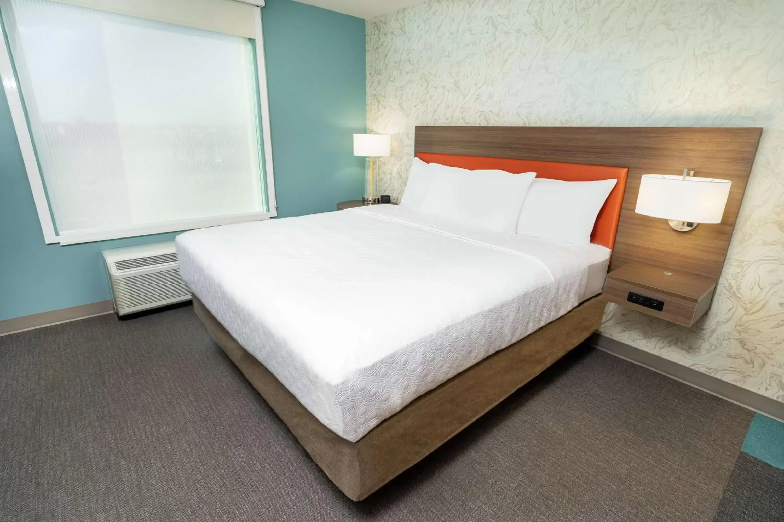 Bed in Home2 Suites By Hilton Roseville Sacramento