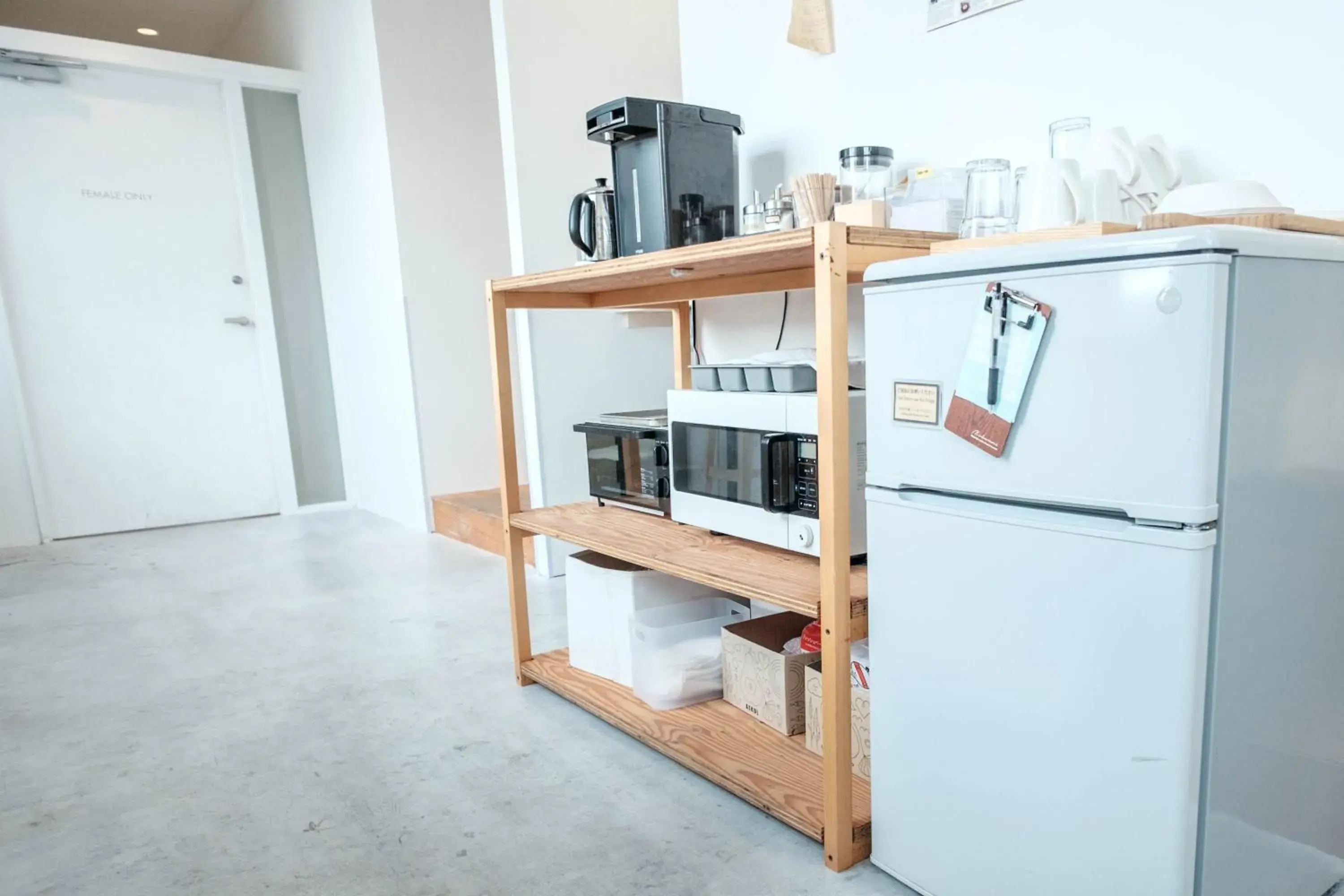 Coffee/tea facilities, Kitchen/Kitchenette in Blue Hour Kanazawa