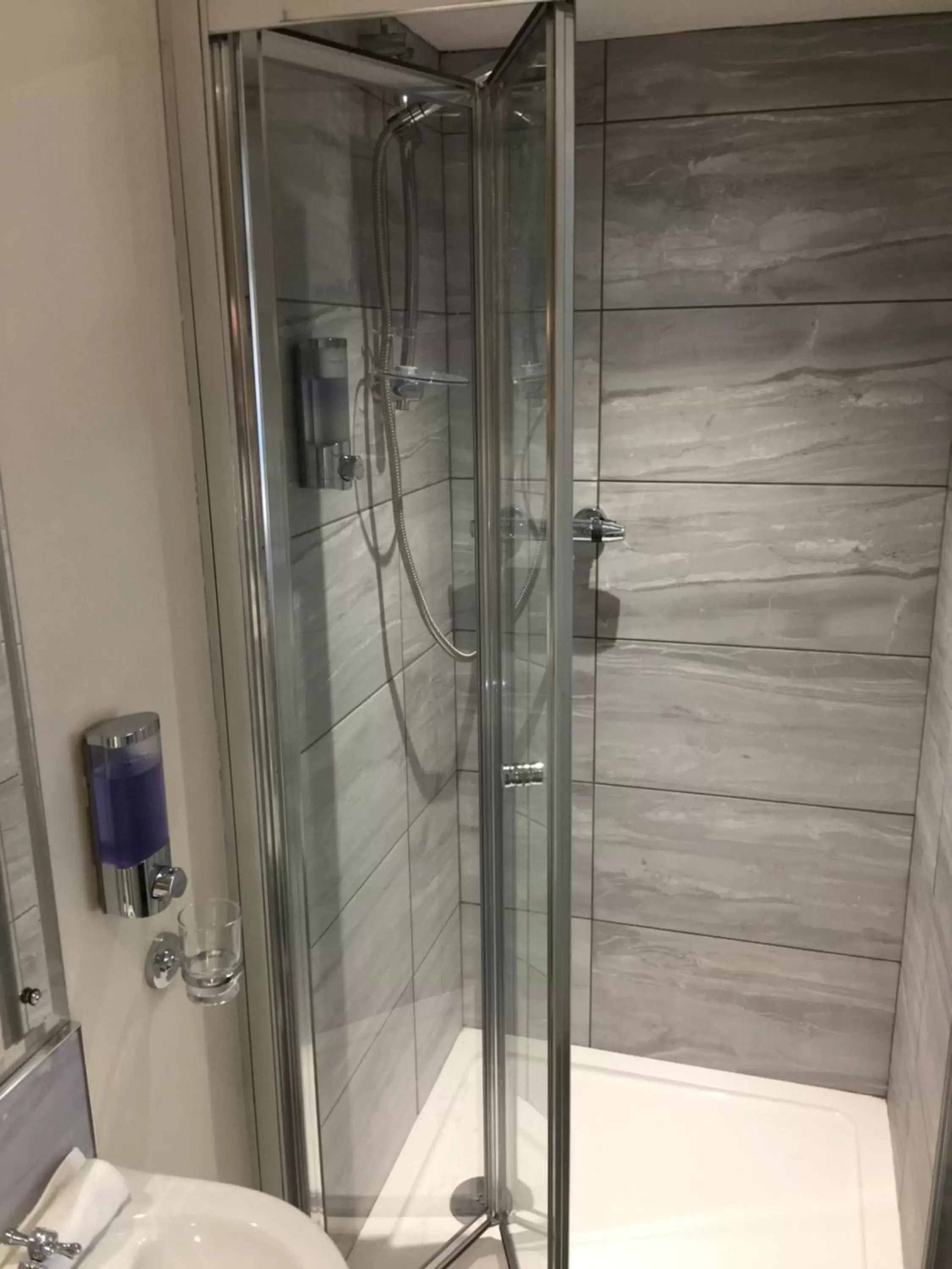 Shower, Bathroom in Black Bull with Rooms