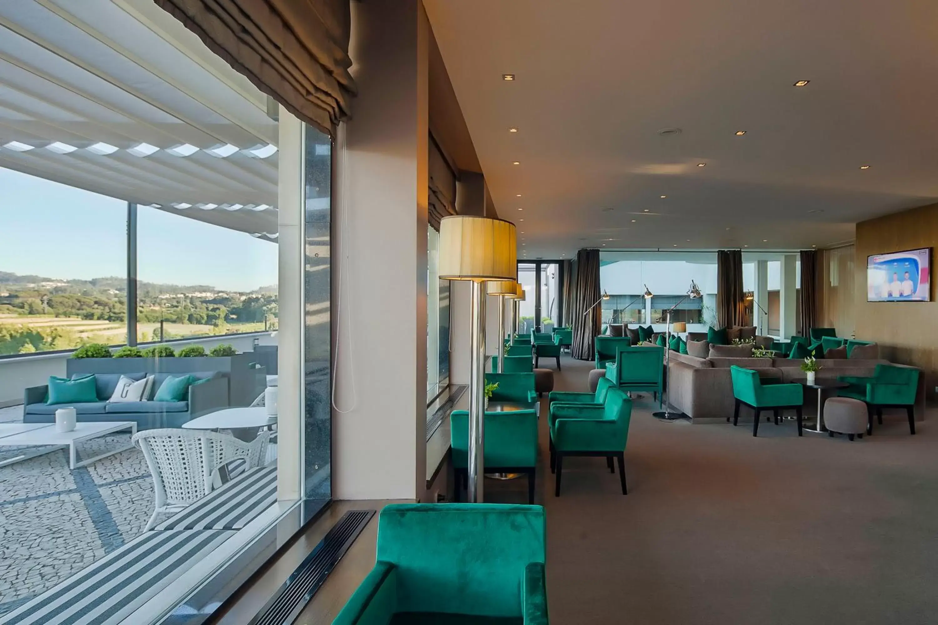 Lounge or bar in Cidnay Santo Tirso - Charming Hotel & Executive Center