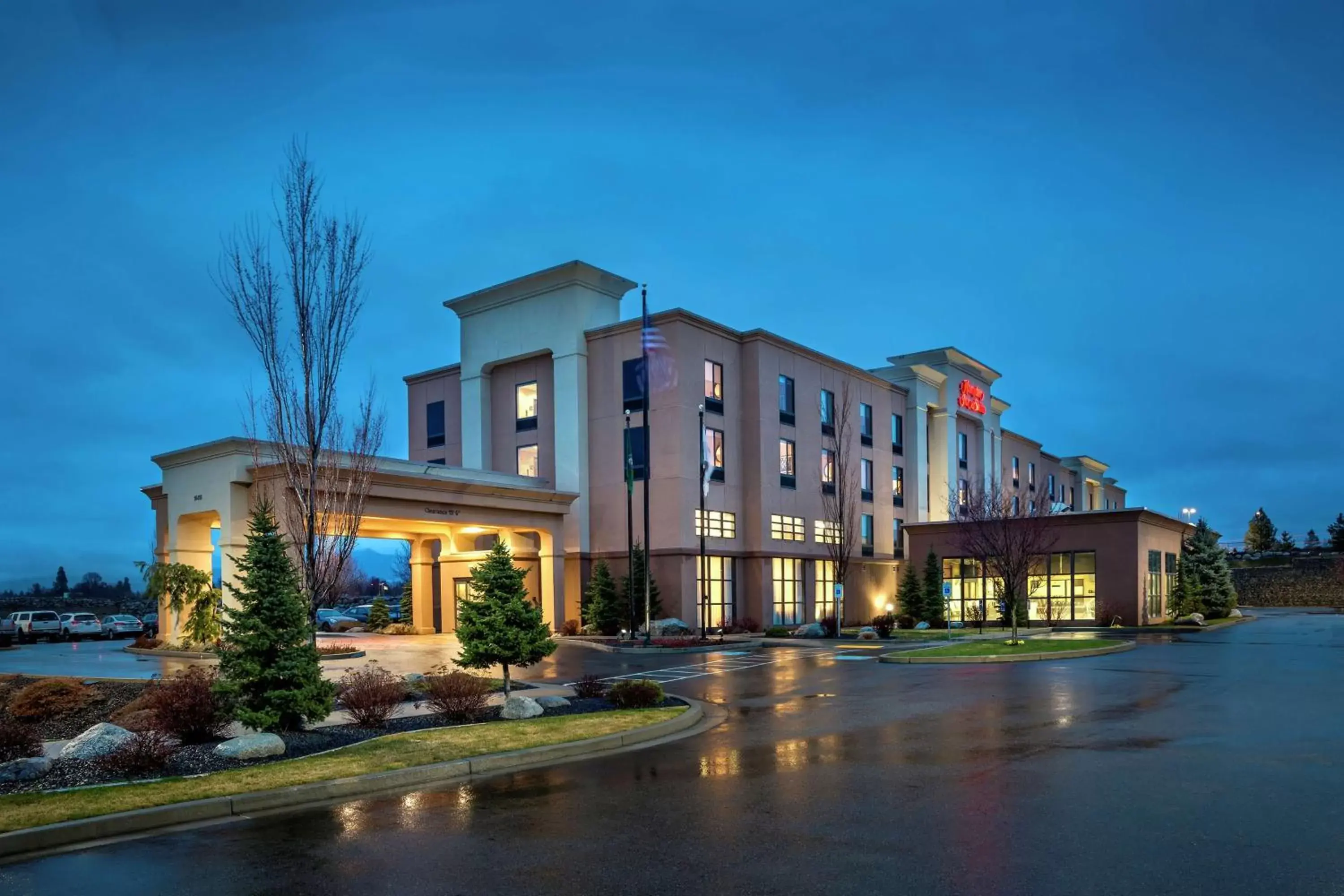 Property Building in Hampton Inn & Suites Spokane Valley