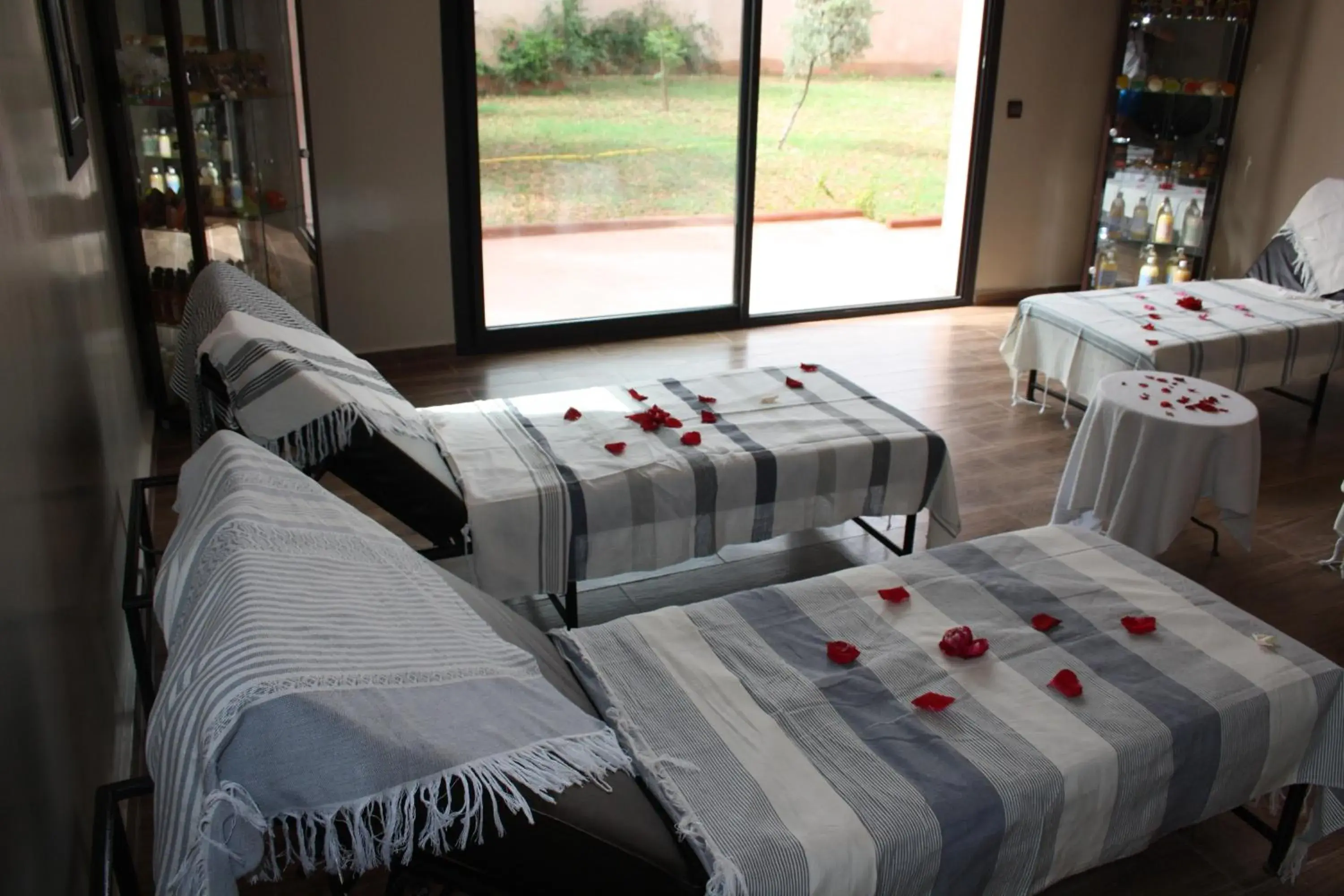 Spa and wellness centre/facilities, Bed in La Maison Des Oliviers