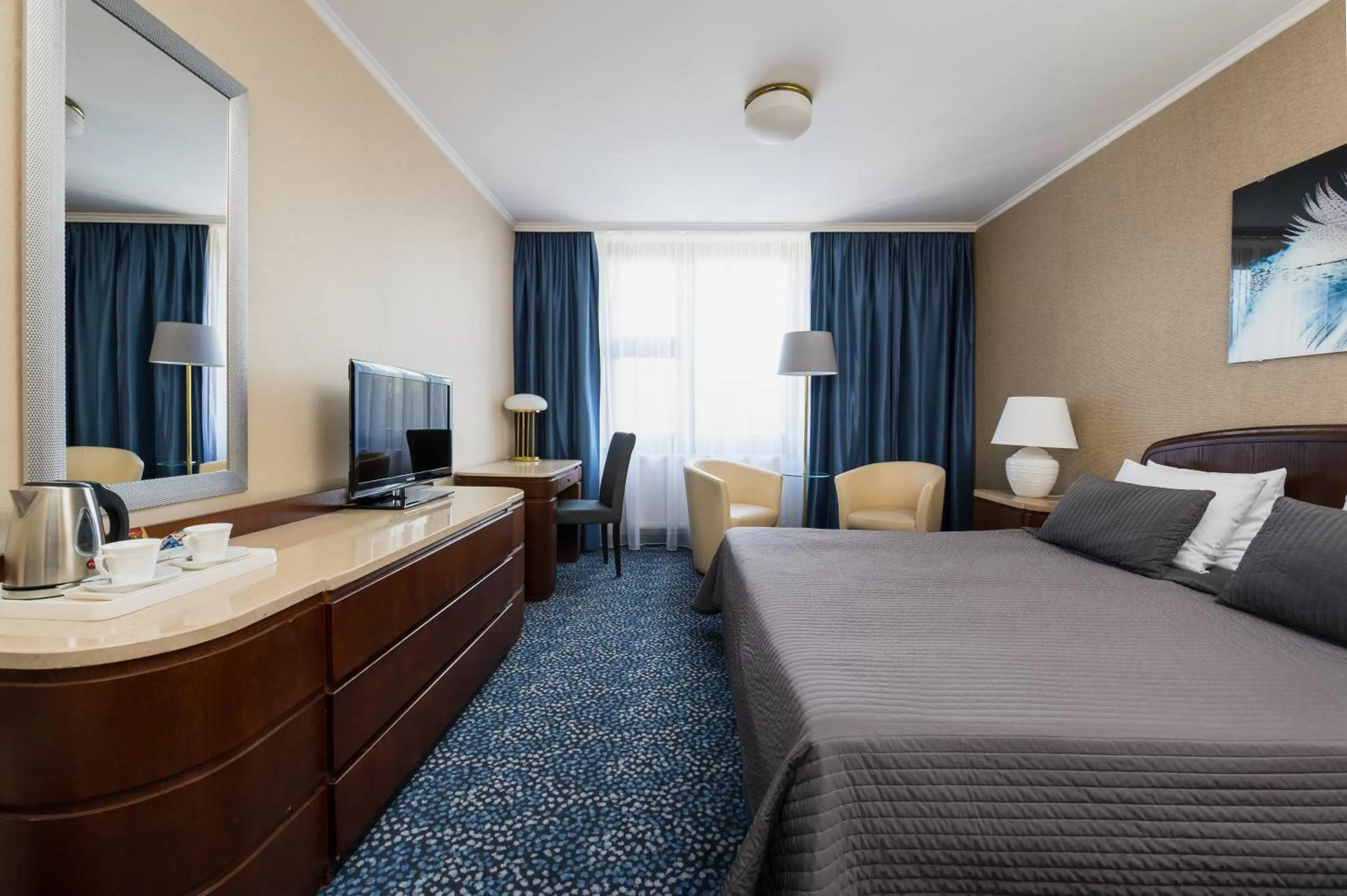 Standard Room in Booking Hotel Crown Piast & Spa
