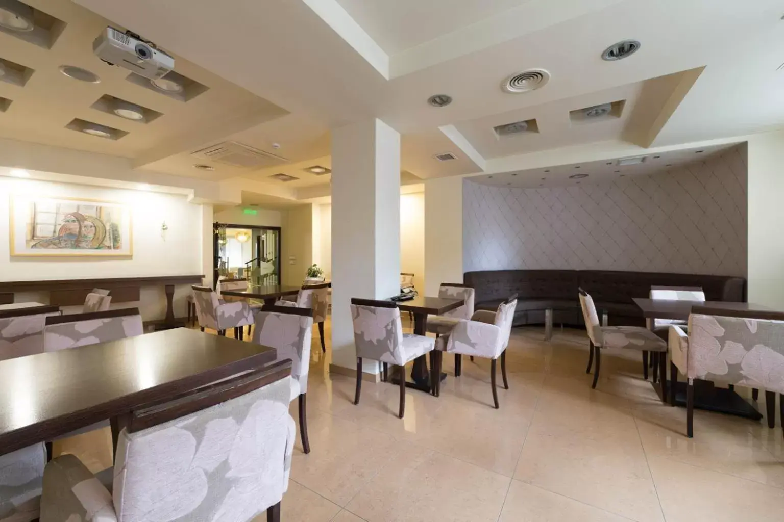 Business facilities, Lounge/Bar in Lido Hotel