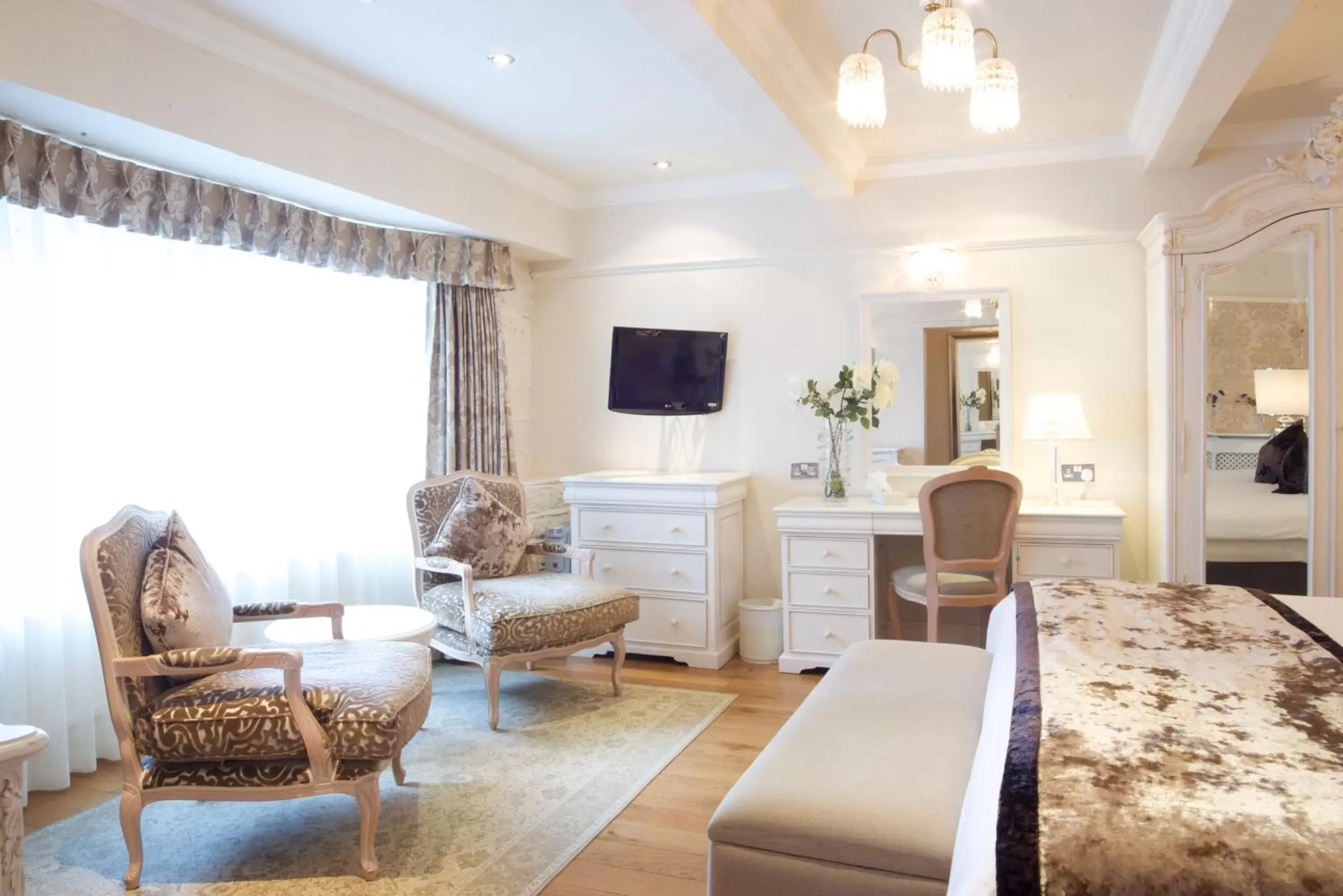 Bedroom, Seating Area in Alderley Edge Hotel