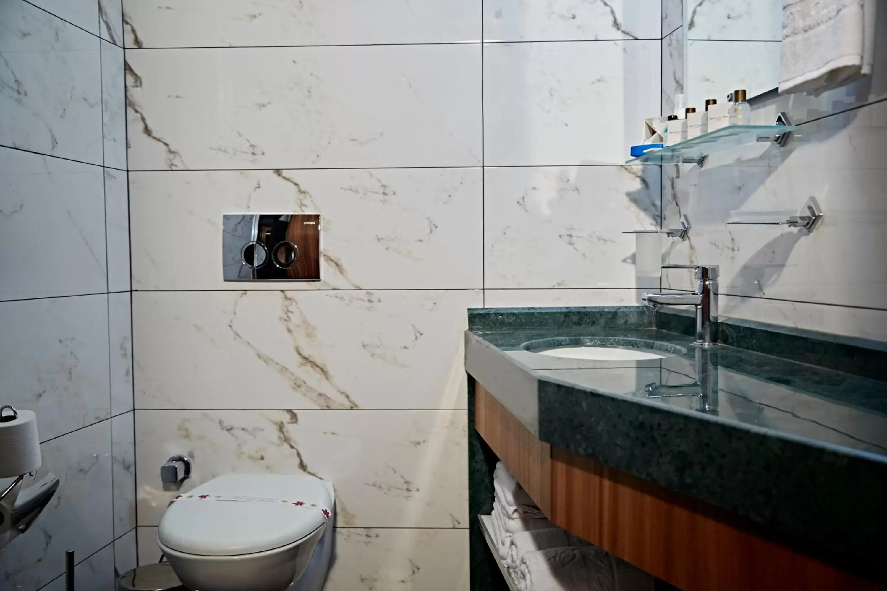 Shower, Bathroom in Ilkbal Deluxe Hotel &Spa Istanbul
