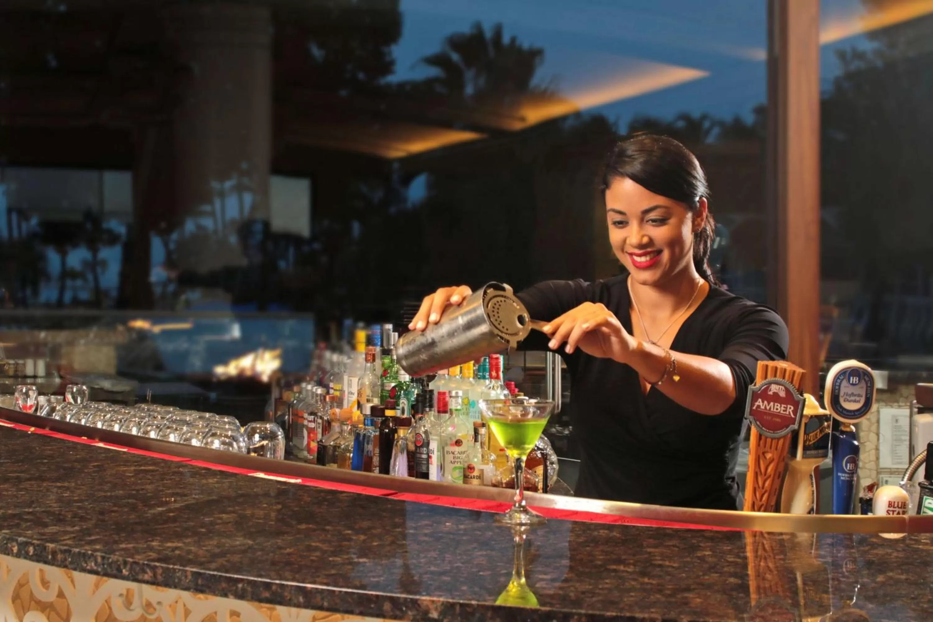 Lounge or bar in The Royal Sonesta San Juan