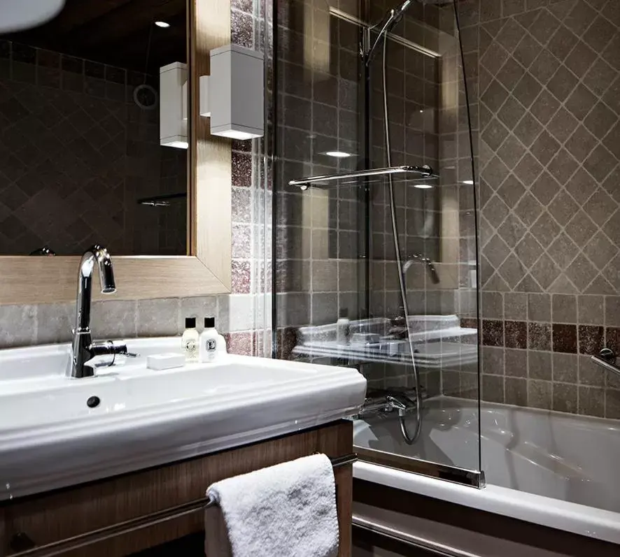 Bathroom in Les Trois Vallées, a Beaumier hotel