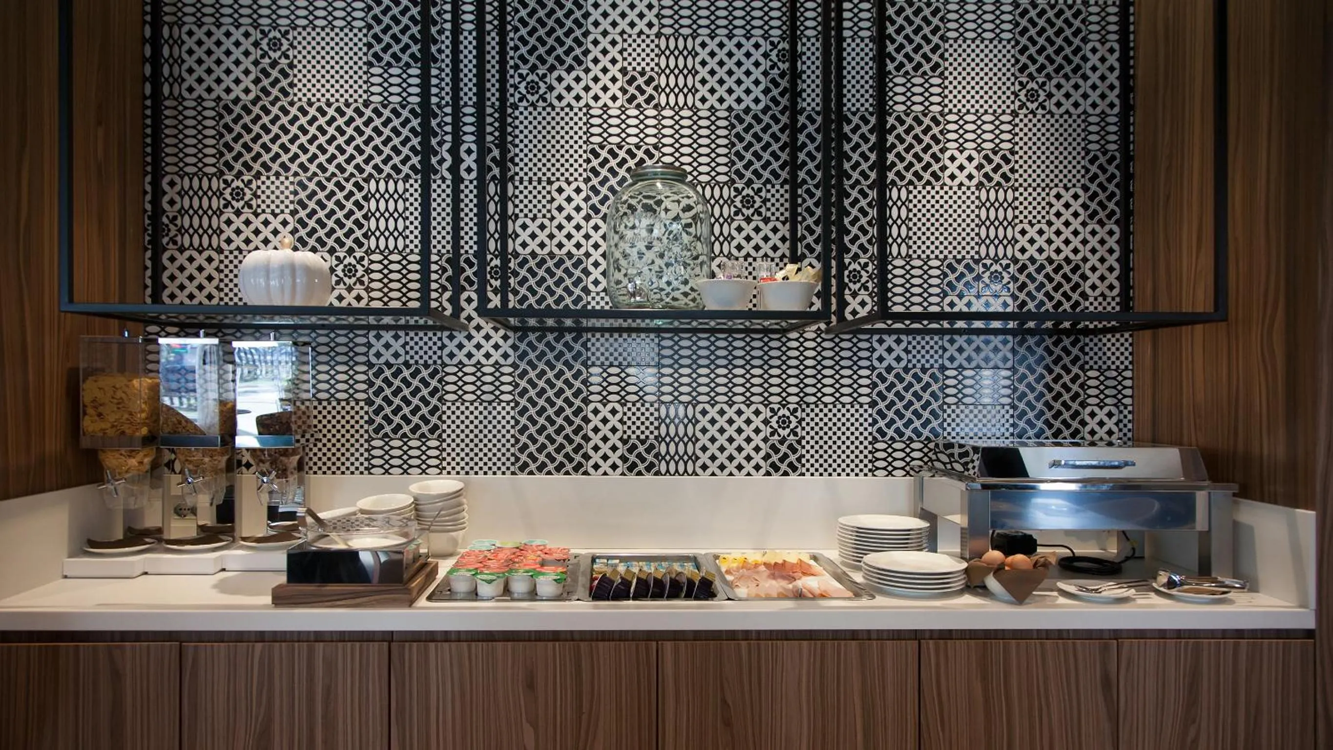 Continental breakfast in G Hotel Pescara