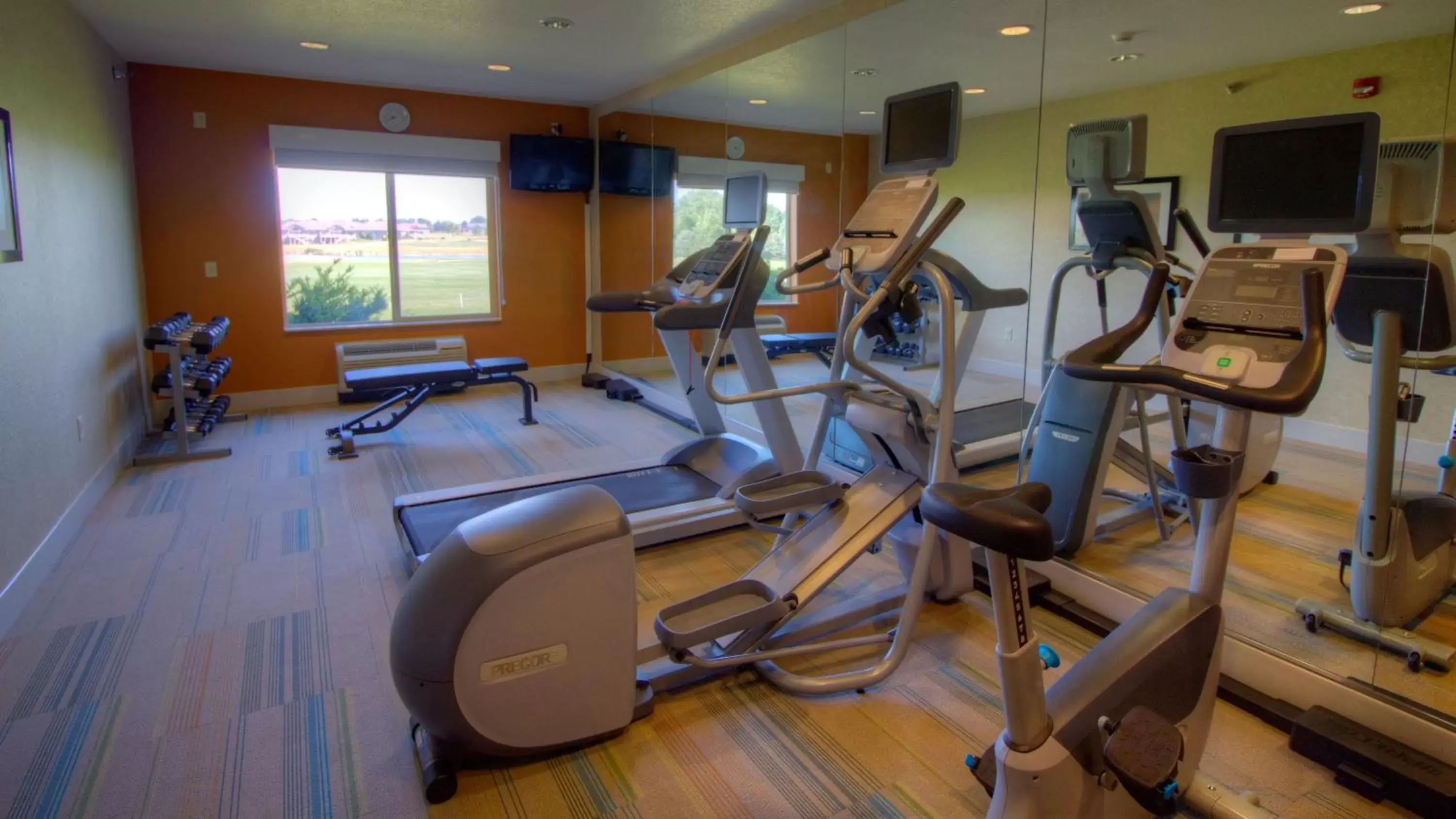 Fitness centre/facilities, Fitness Center/Facilities in Holiday Inn Express & Suites Sioux Center, an IHG Hotel