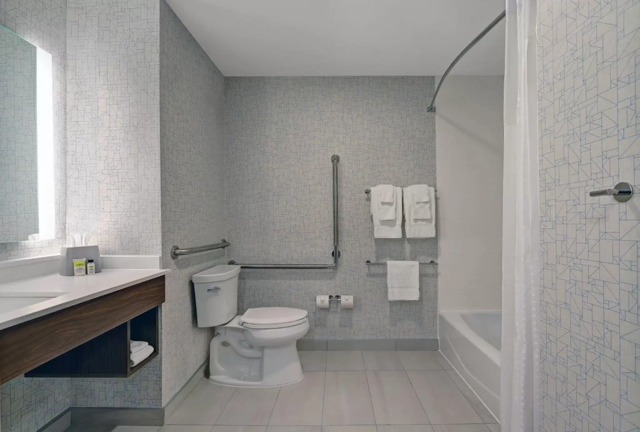 Bathroom in Holiday Inn Express & Suites - Collingwood