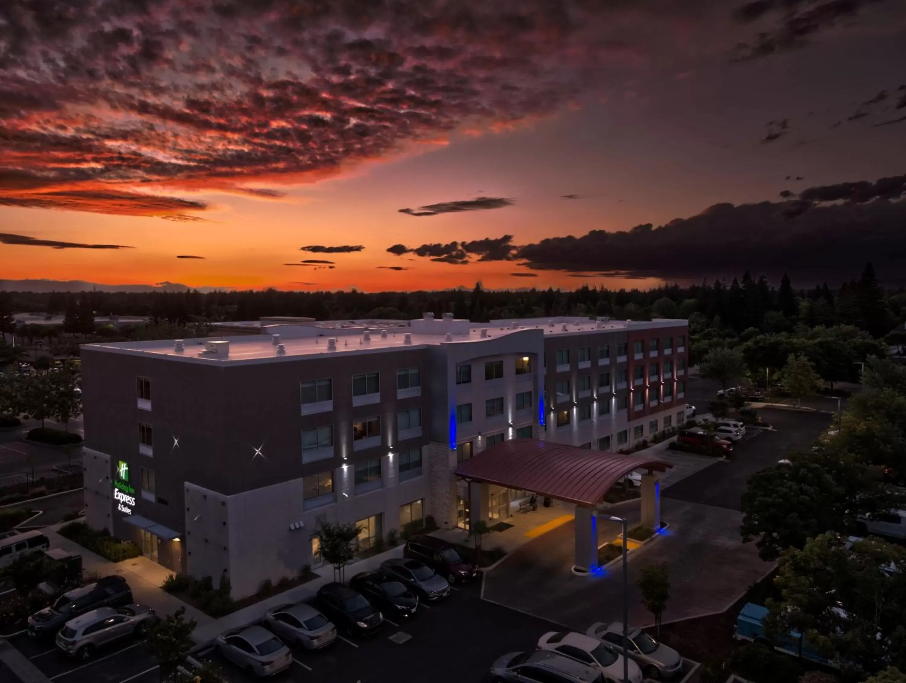 Property building, Bird's-eye View in Holiday Inn Express & Suites - Chico, an IHG Hotel