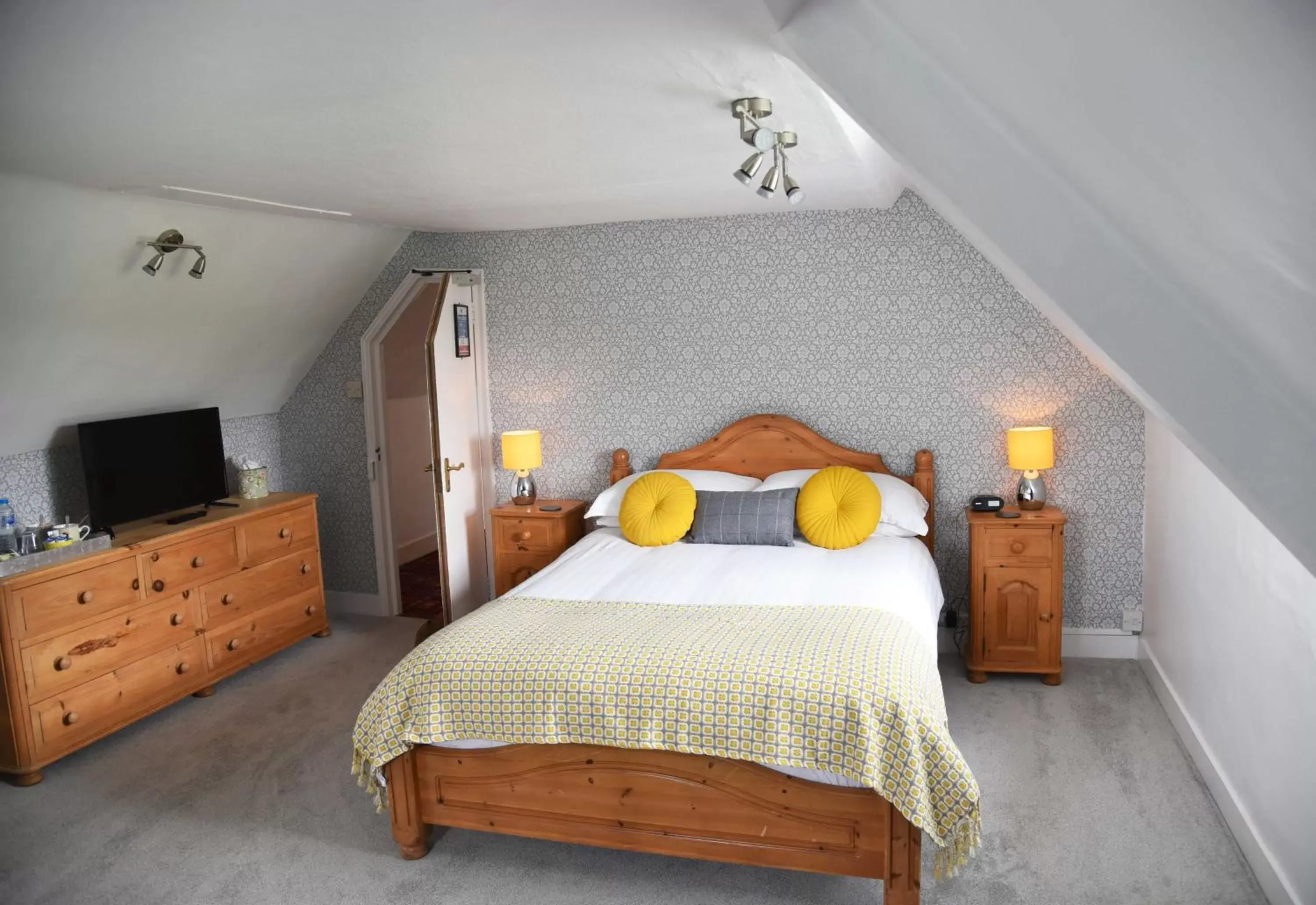 Bedroom, Bed in Lower Bryanston Farm
