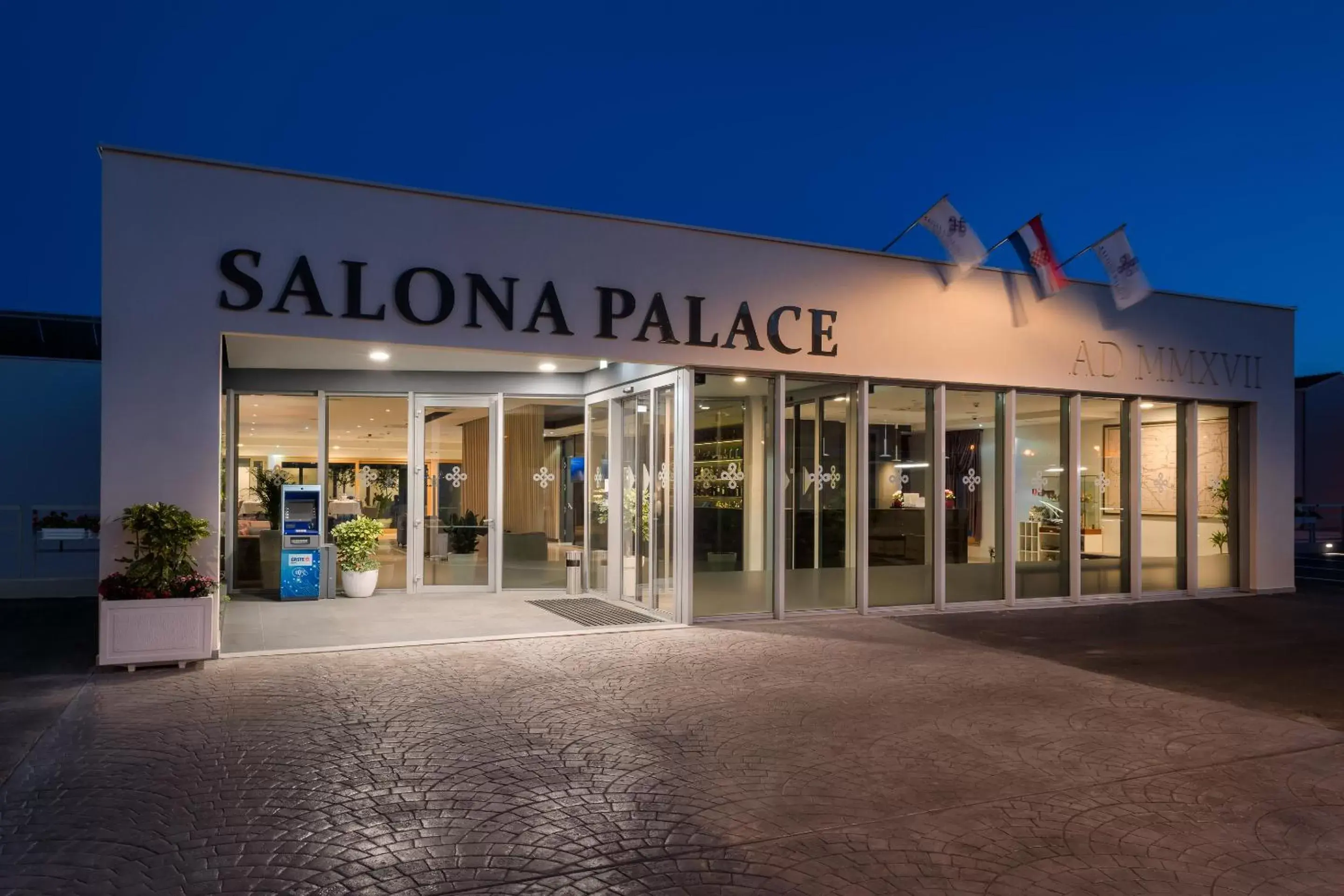 Facade/entrance in Hotel Salona Palace