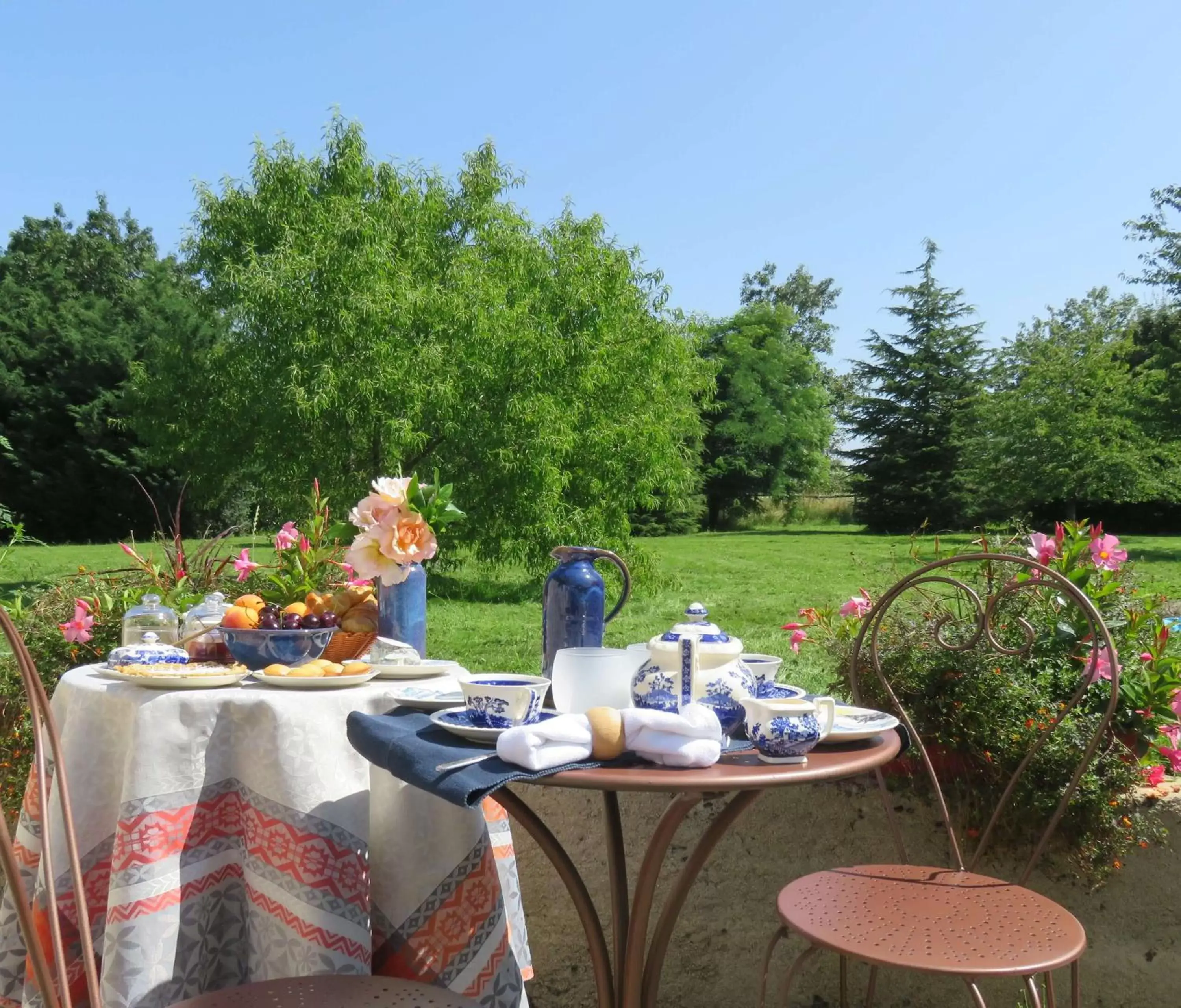 Breakfast, Restaurant/Places to Eat in Chambres d'Hôtes L’Échappée Belle