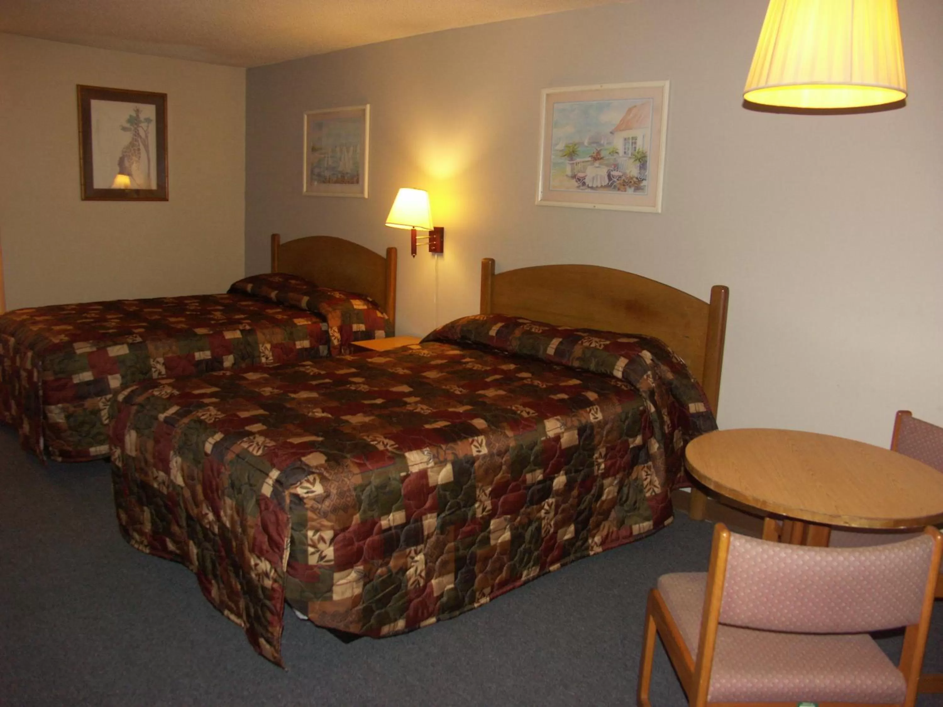 Decorative detail in Deerwood Inn & Madison Campground