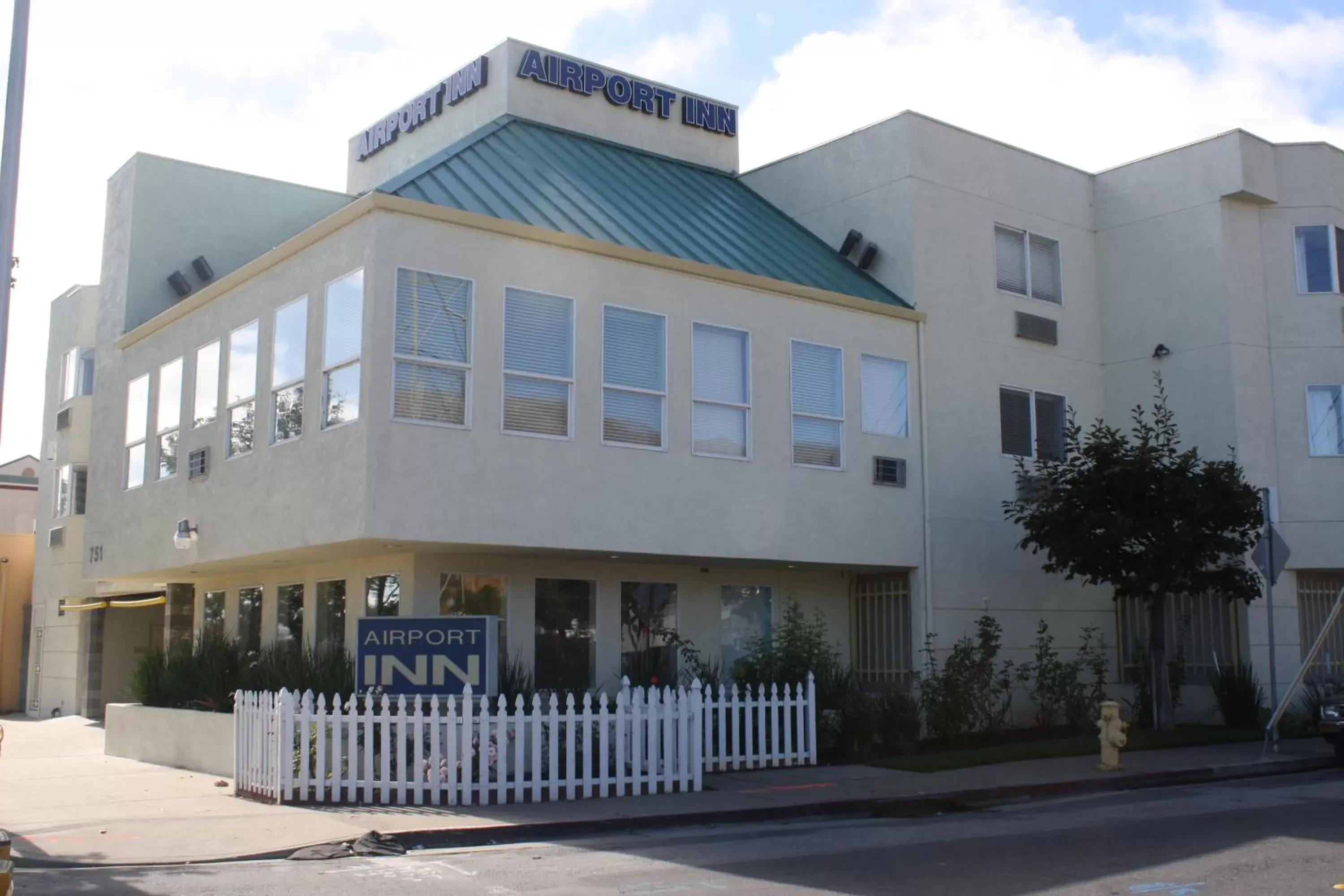 Property Building in Airport Inn