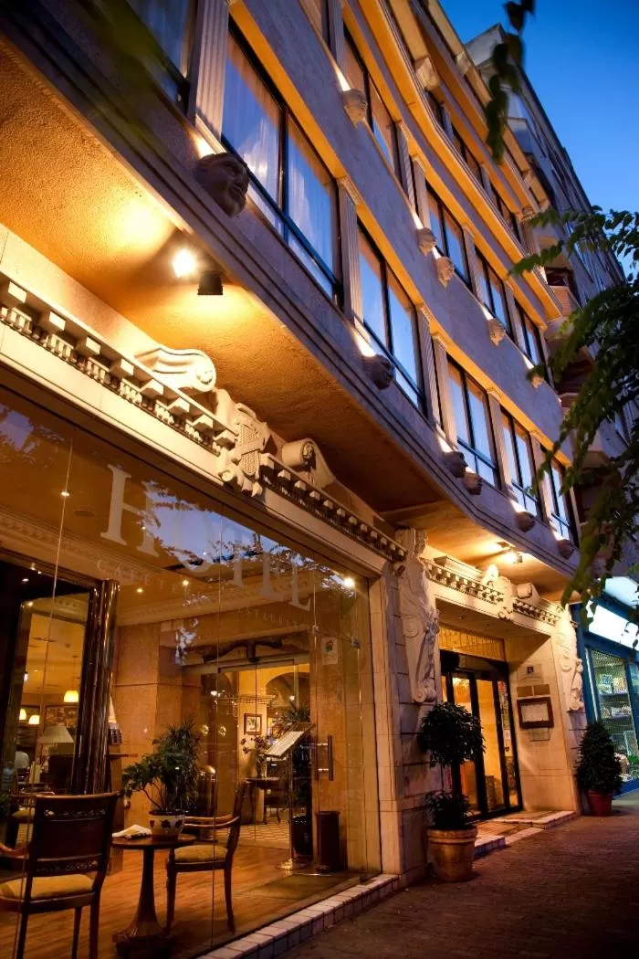 Property building in Hotel Juanito