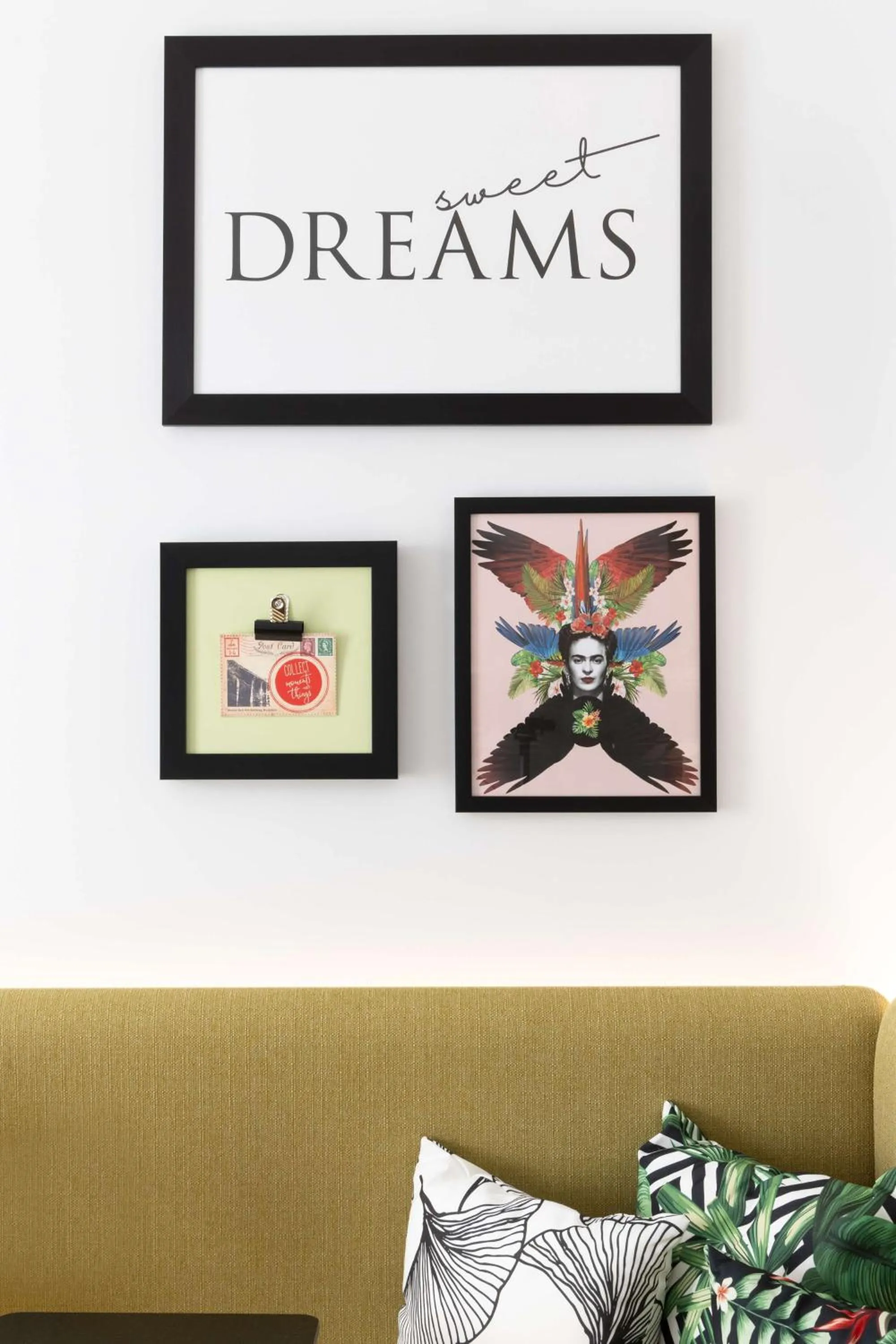 Living room in Hampton By Hilton Rochdale