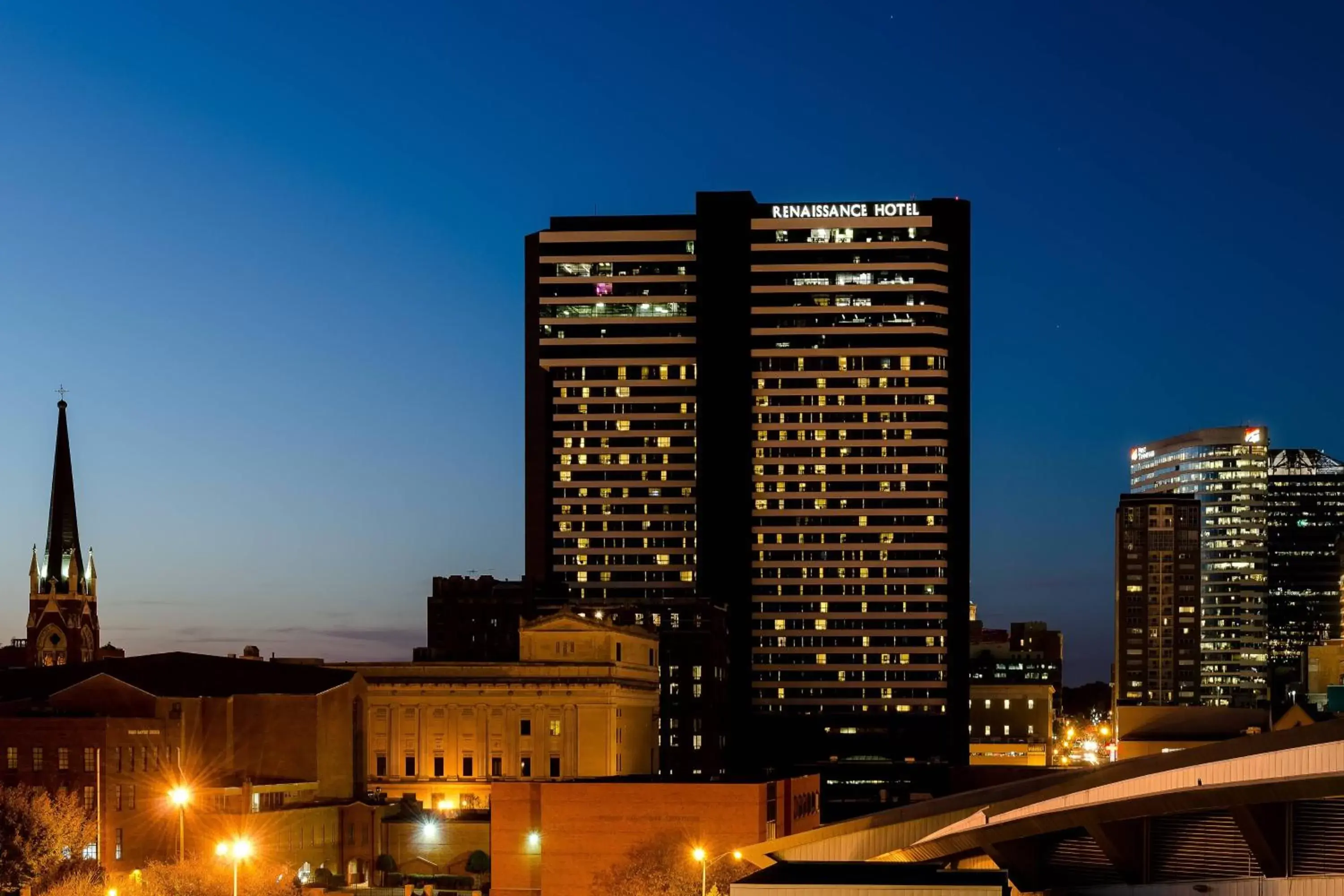 Property building in Renaissance Nashville Hotel