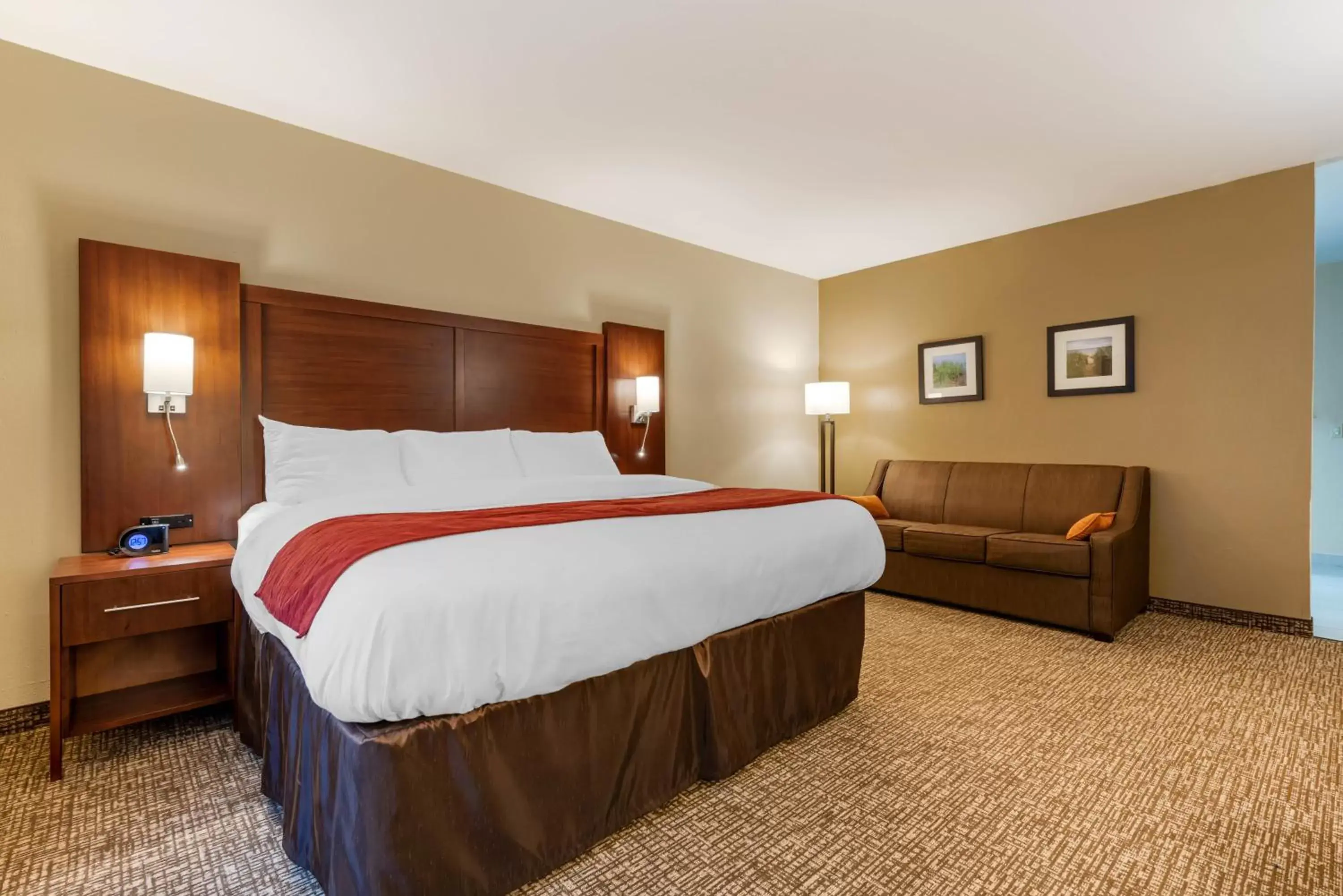 Bed in Comfort Inn & Suites Michigan City