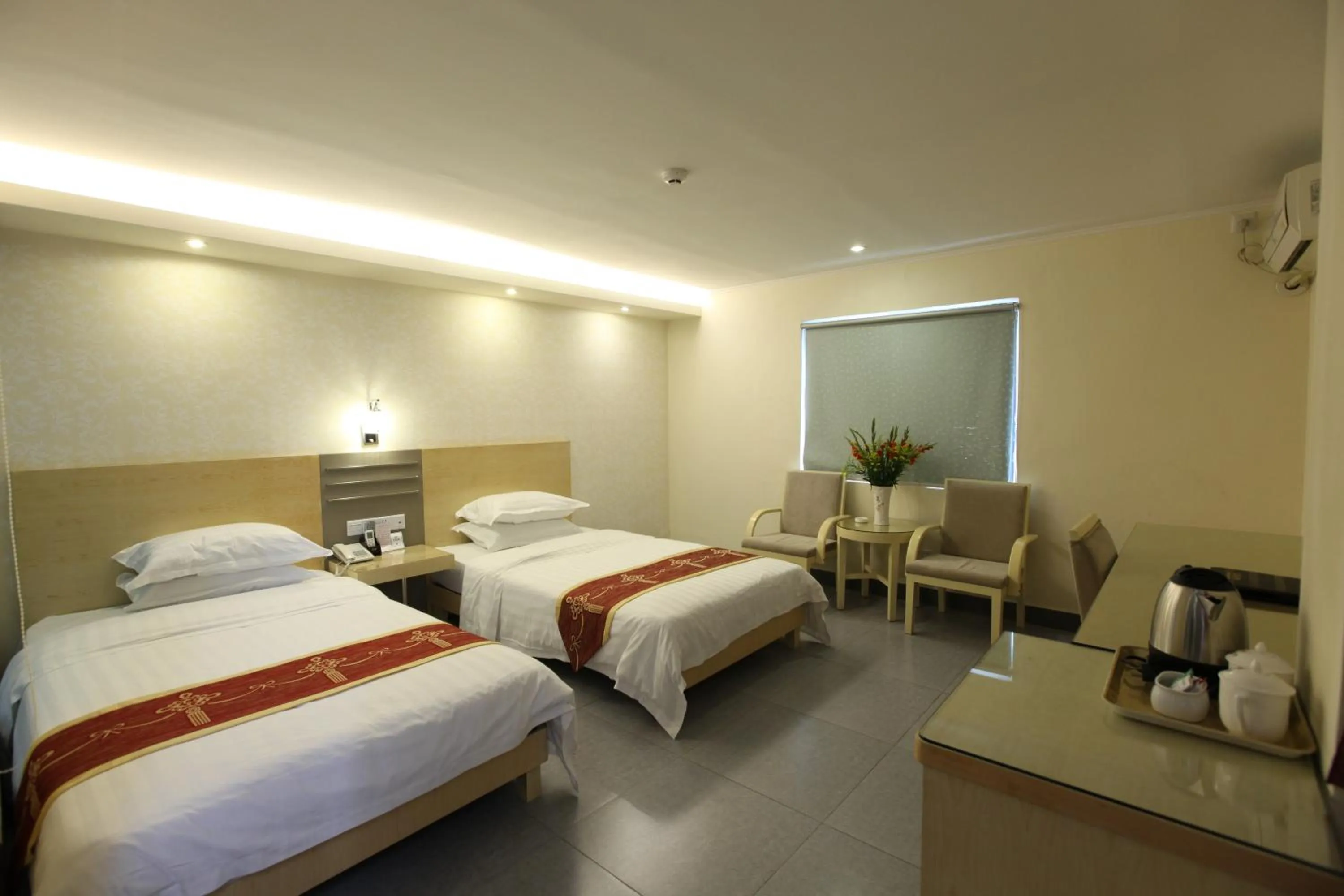 Photo of the whole room, Bed in Guang Dong Hotel