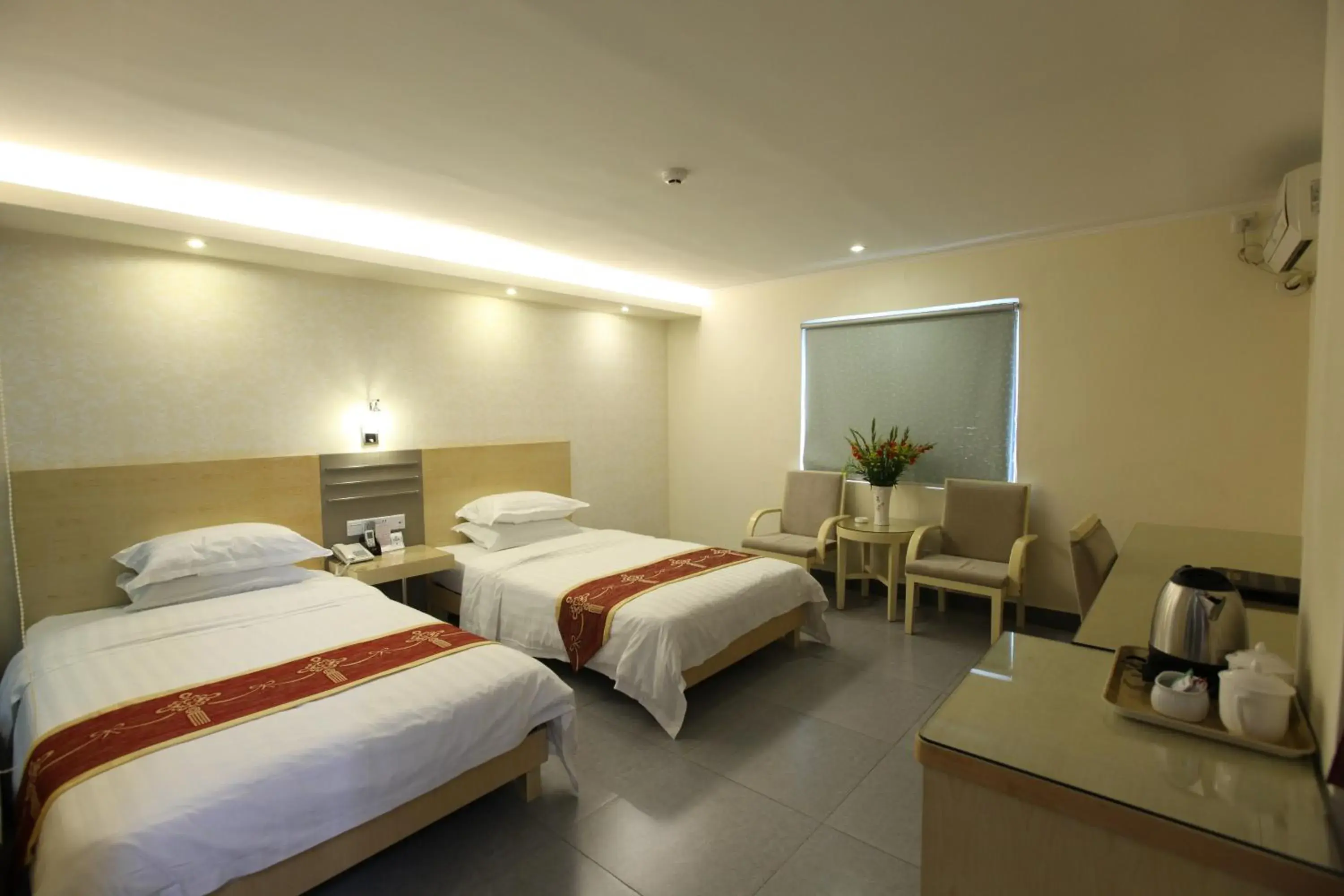 Photo of the whole room, Bed in Guang Dong Hotel Photo of the whole room, Bed in Guang Dong Hotel