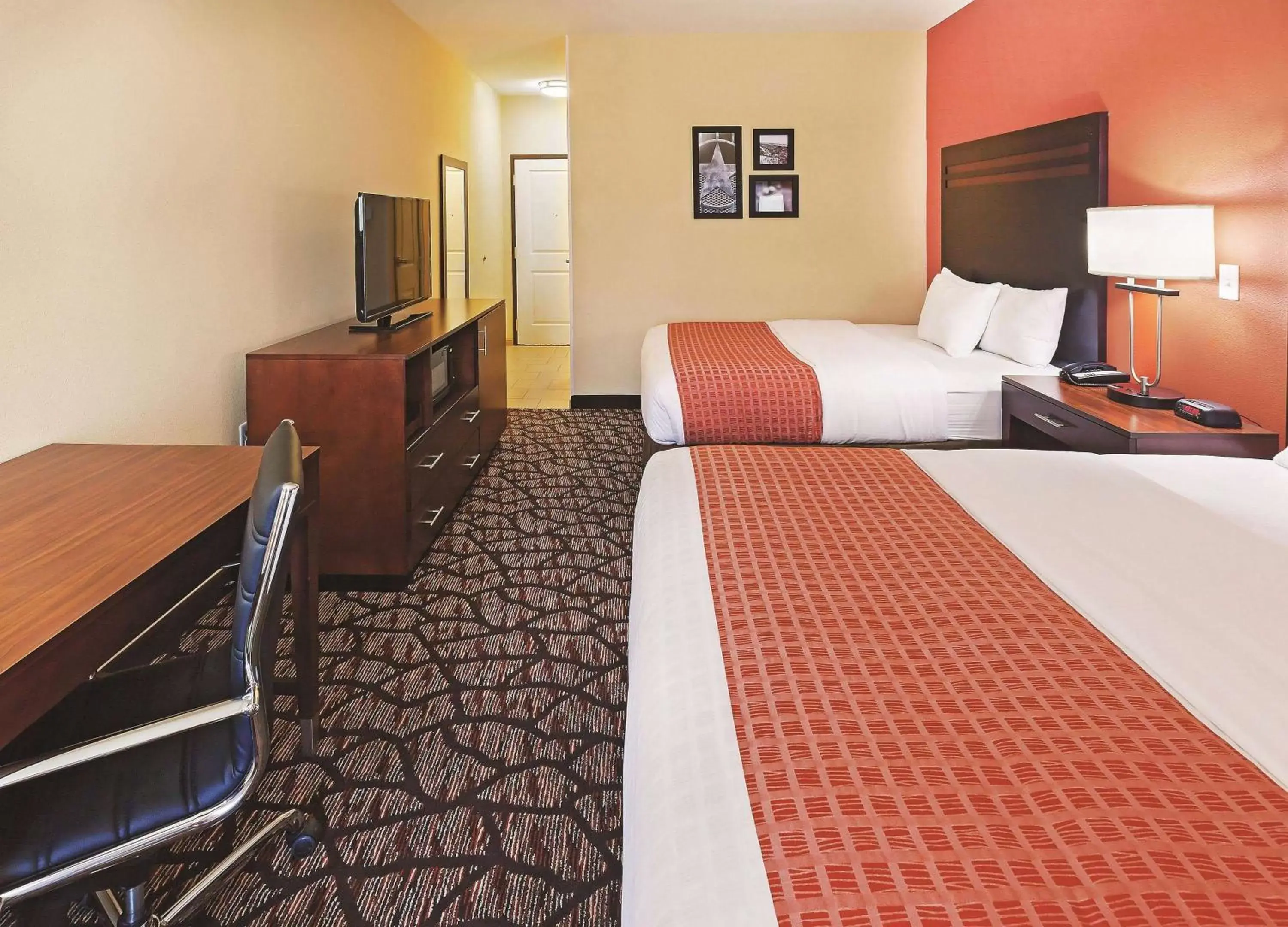 Queen Room with Two Queen Beds - Disability Access in La Quinta by Wyndham Pecos Queen Room with Two Queen Beds - Disability Access in La Quinta by Wyndham Pecos