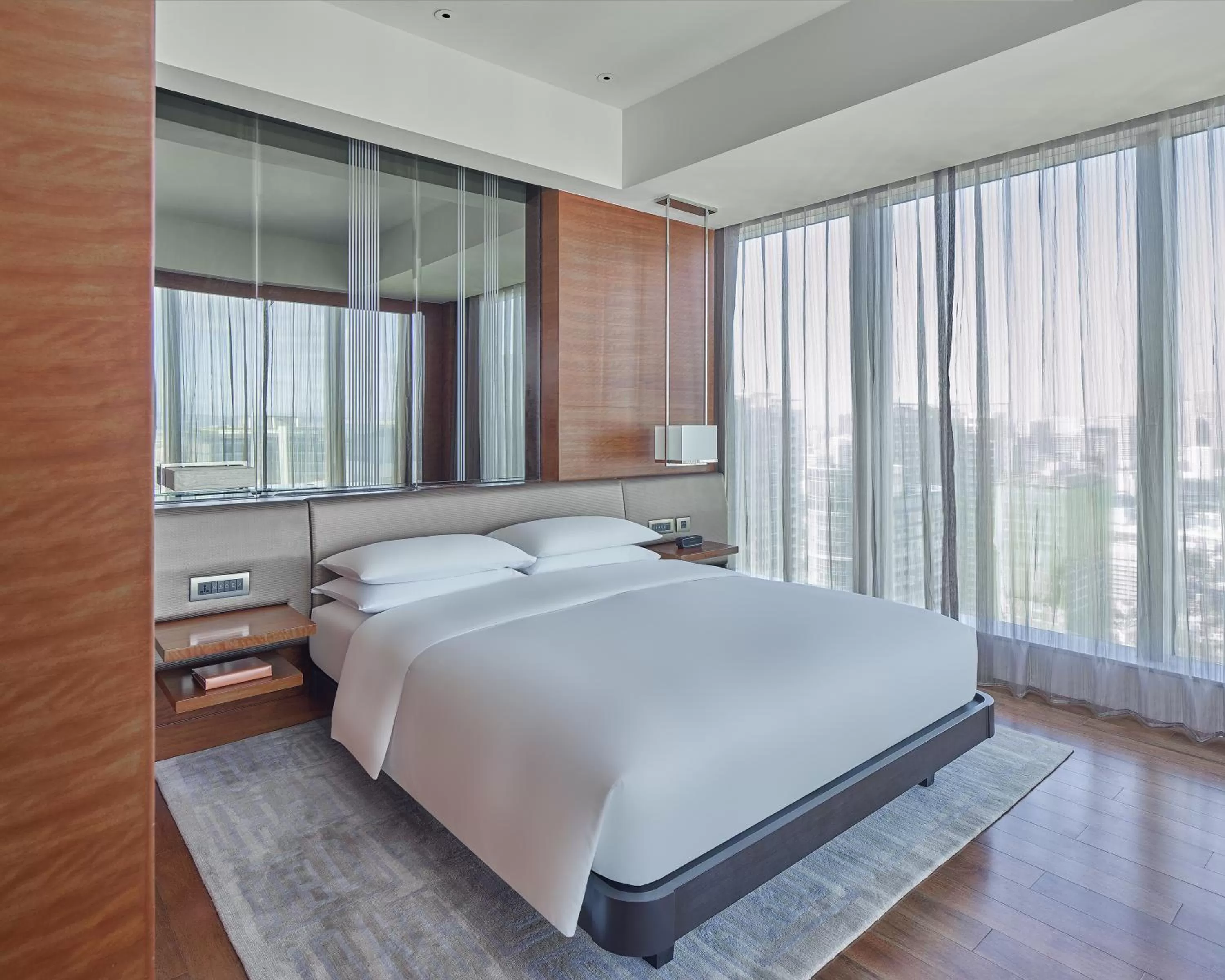 Bed in Grand Hyatt Manila