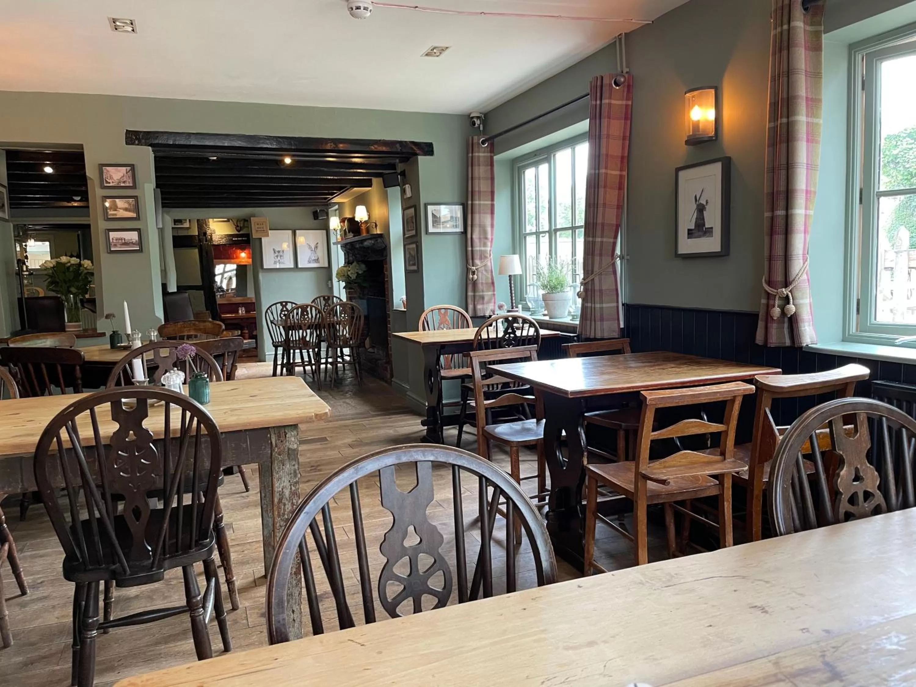 Restaurant/places to eat in The Windmill Inn