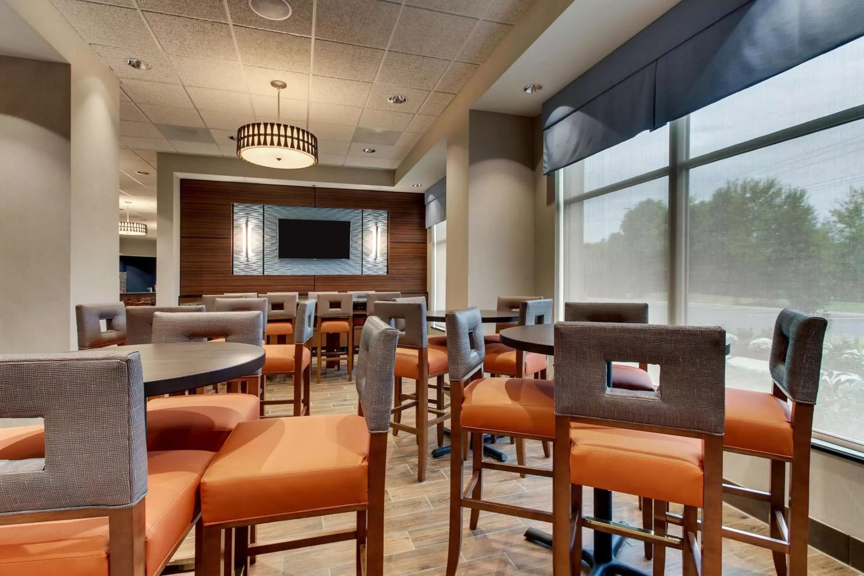 Restaurant/places to eat, Lounge/Bar in Drury Inn & Suites Knoxville West