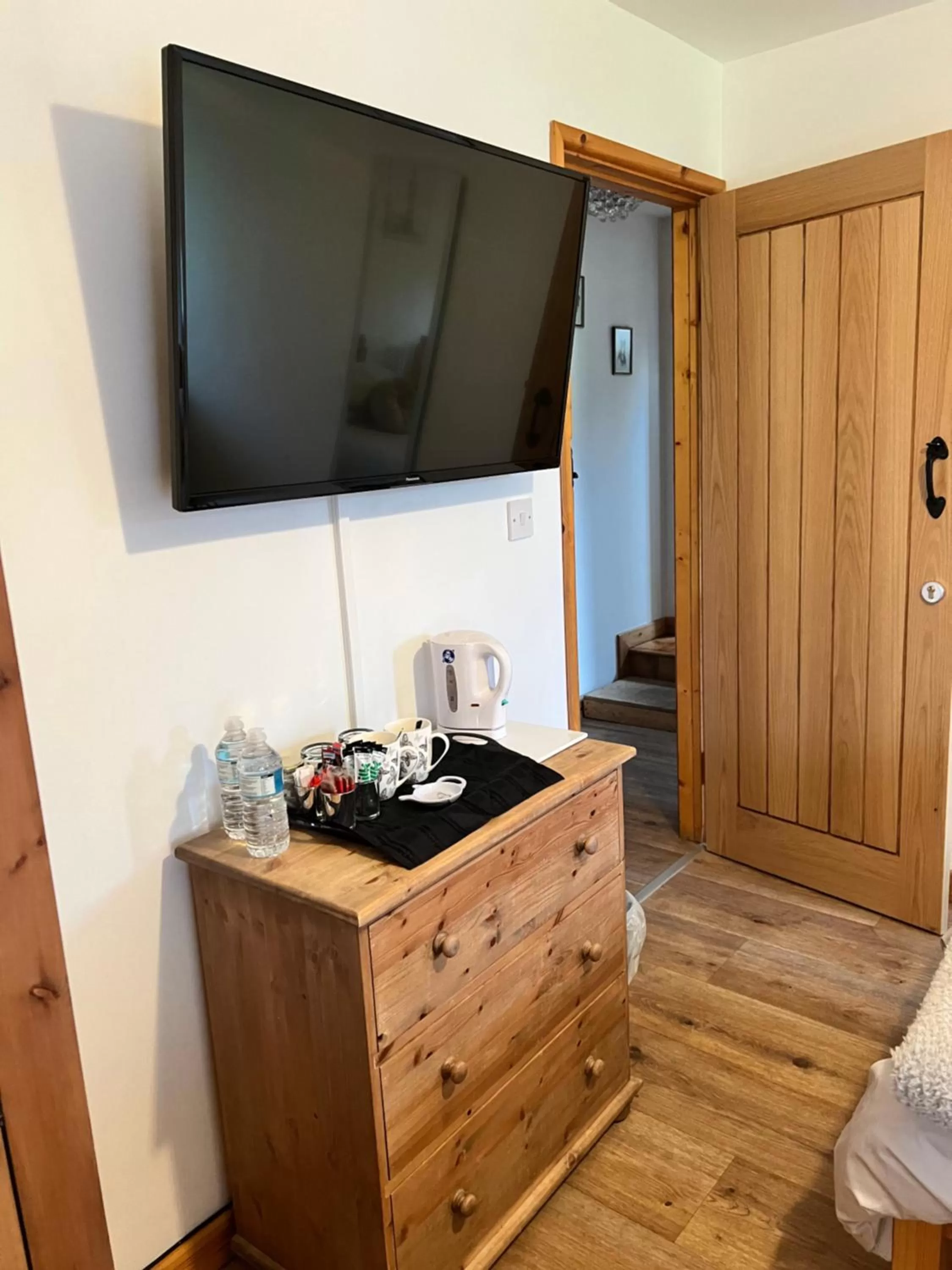 TV and multimedia, TV/Entertainment Center in Beudy Bach