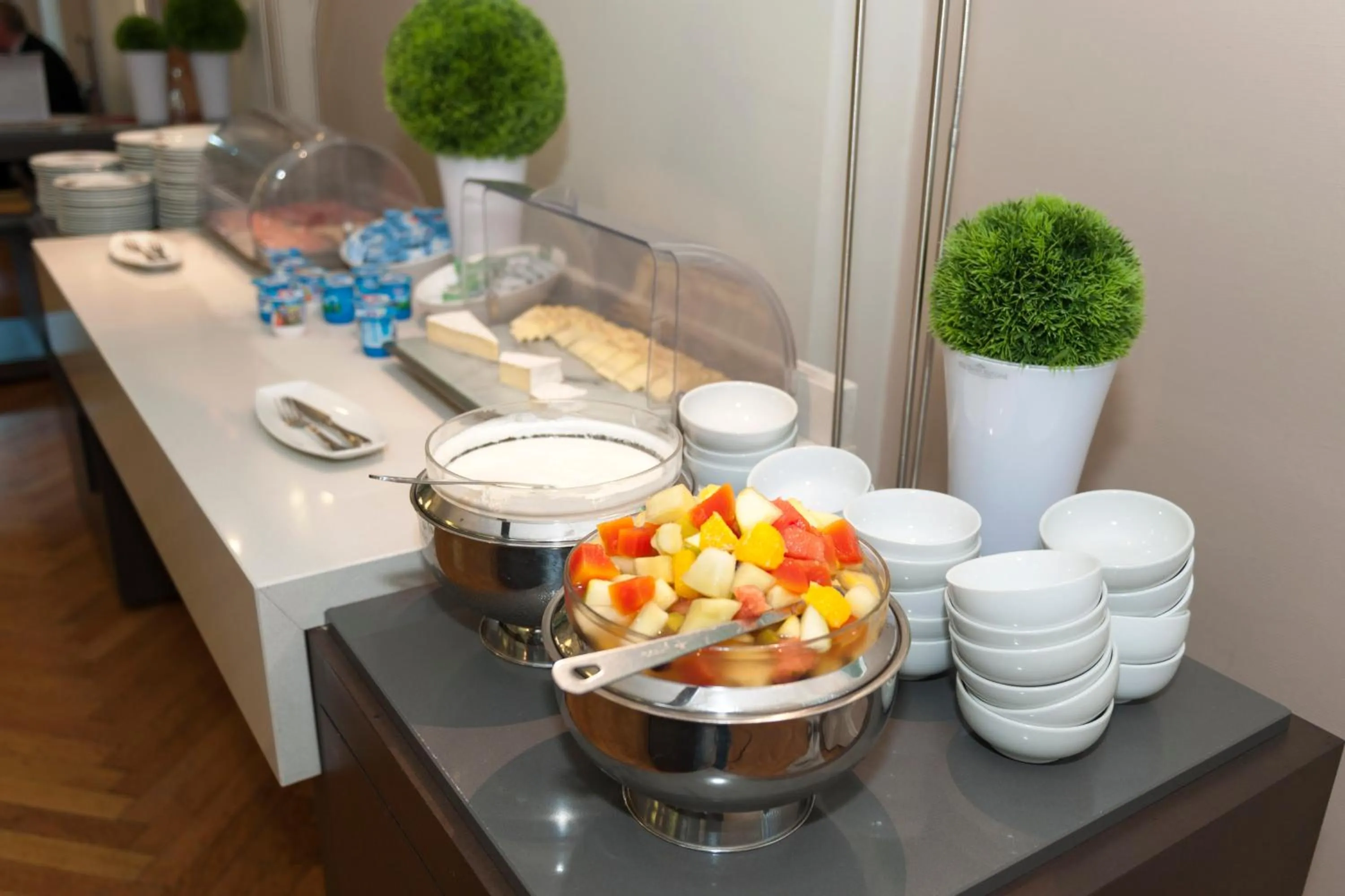 Breakfast in Grand Hôtel Filippo Strasbourg Nord