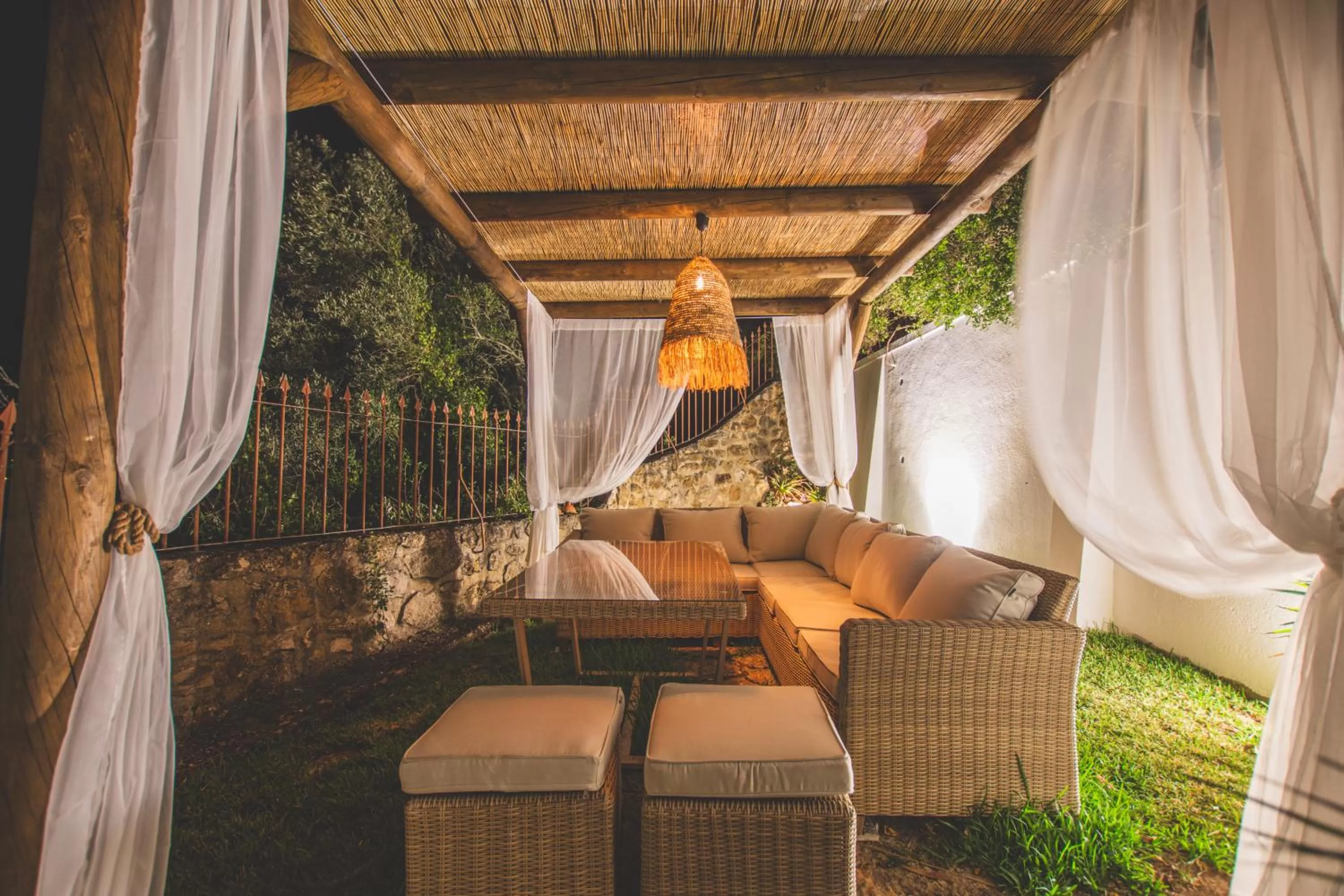 Seating Area in Villa Pietra Estoril Eco Guesthouse