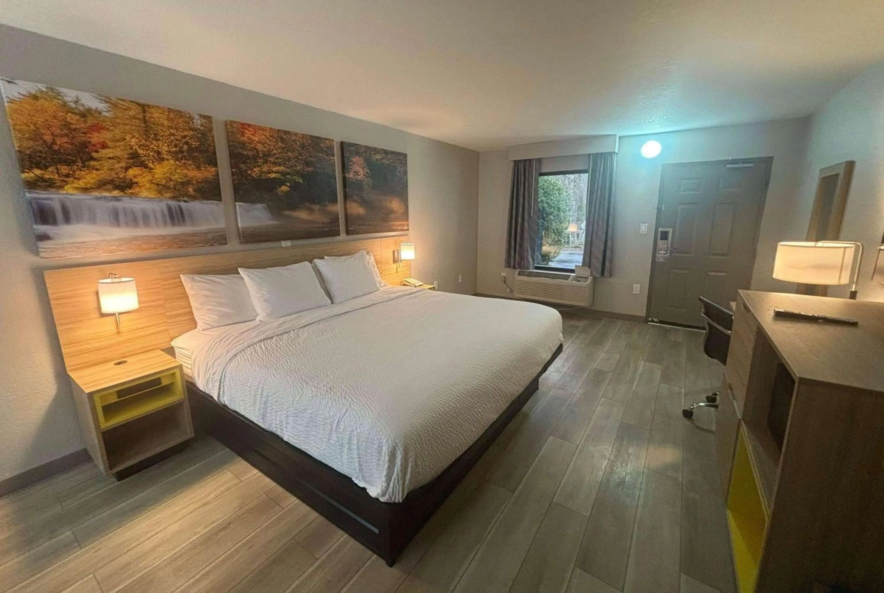 Days Inn by Wyndham Helen