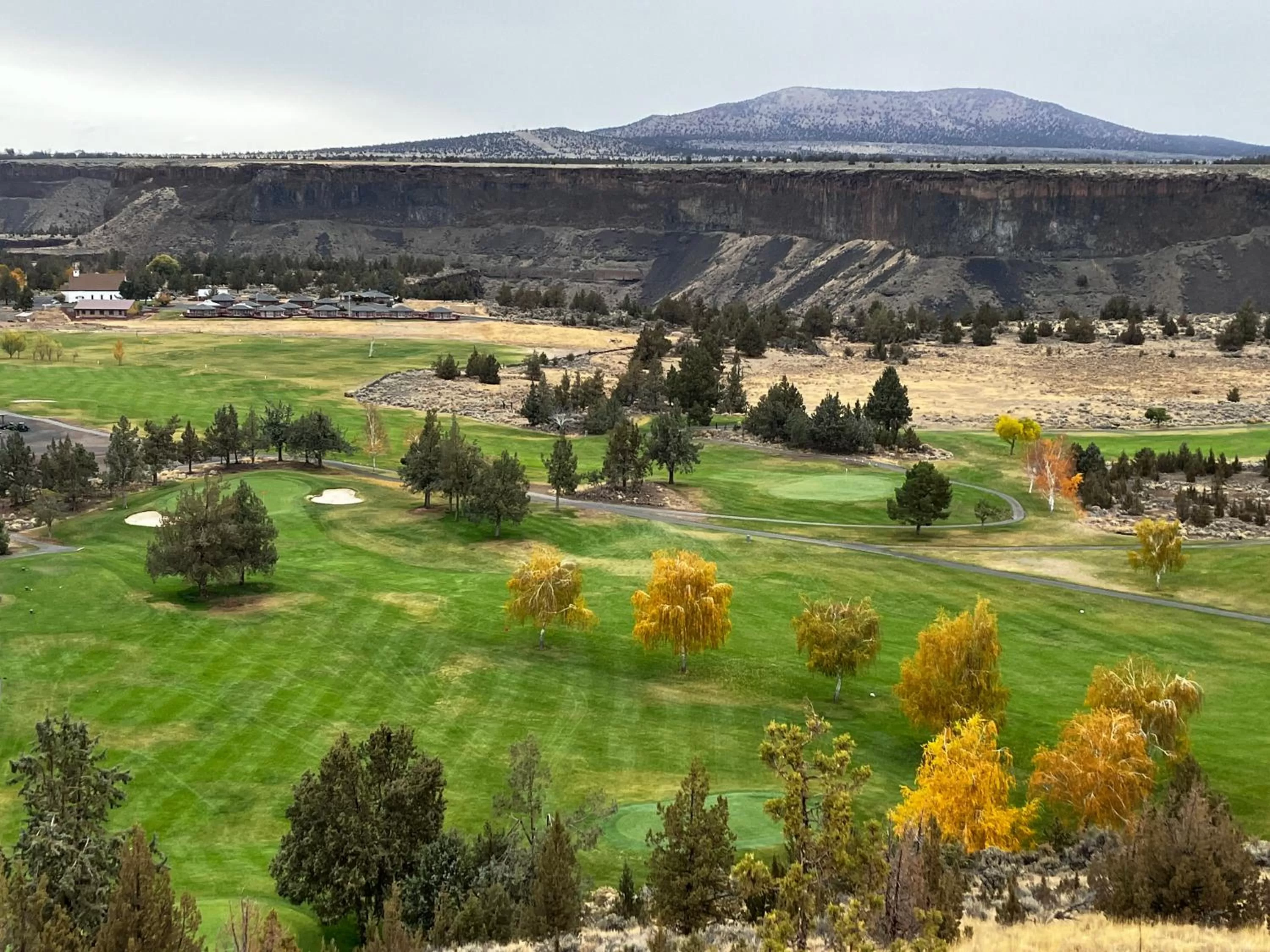 Golfcourse in Smith Rock Resort